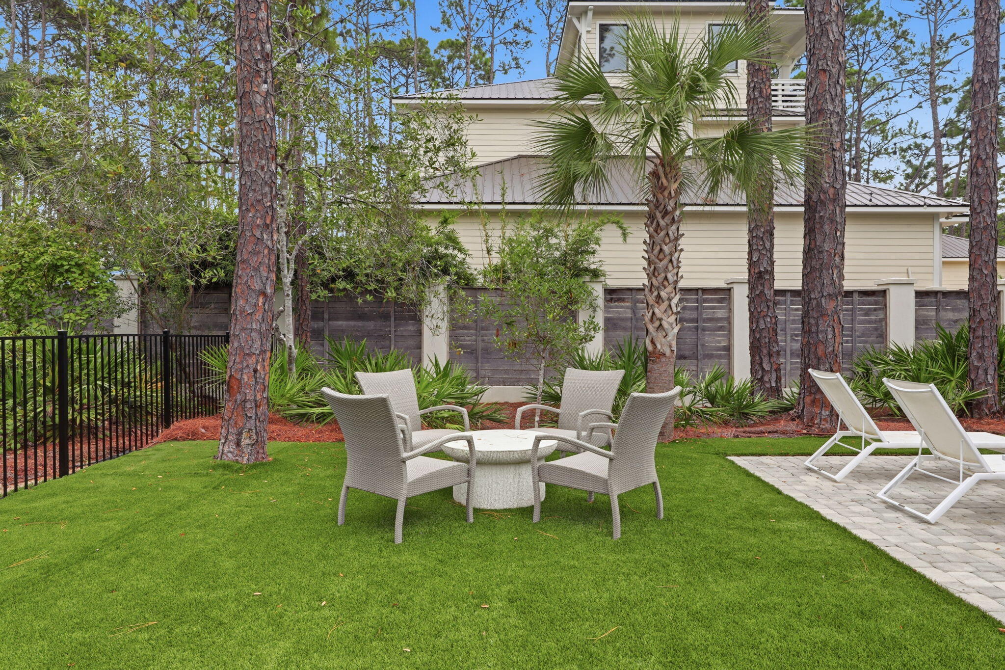 BEACH HIGHLAND - Residential