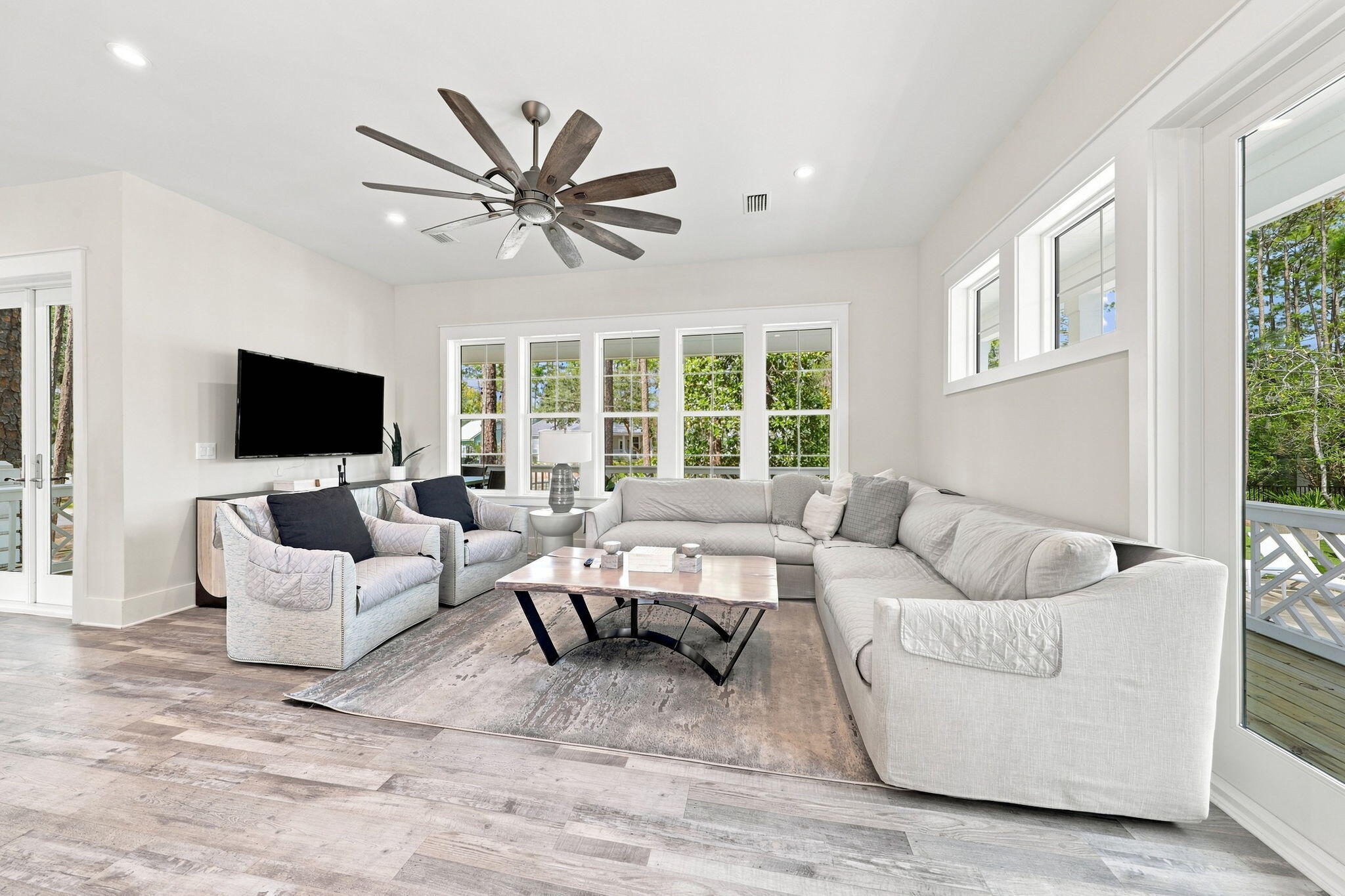 BEACH HIGHLAND - Residential