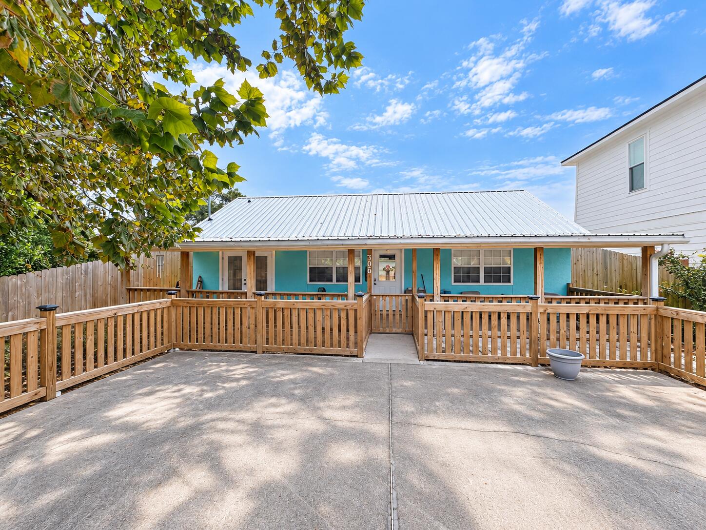LAGUNA BEACH ESTATES - Residential