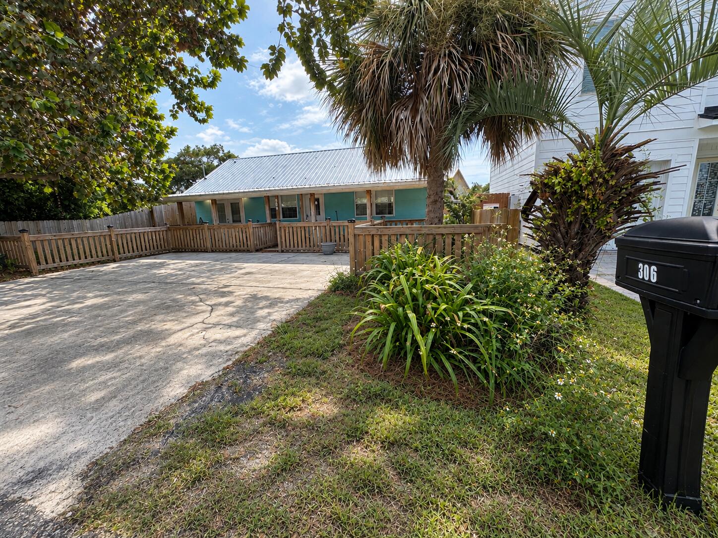 LAGUNA BEACH ESTATES - Residential