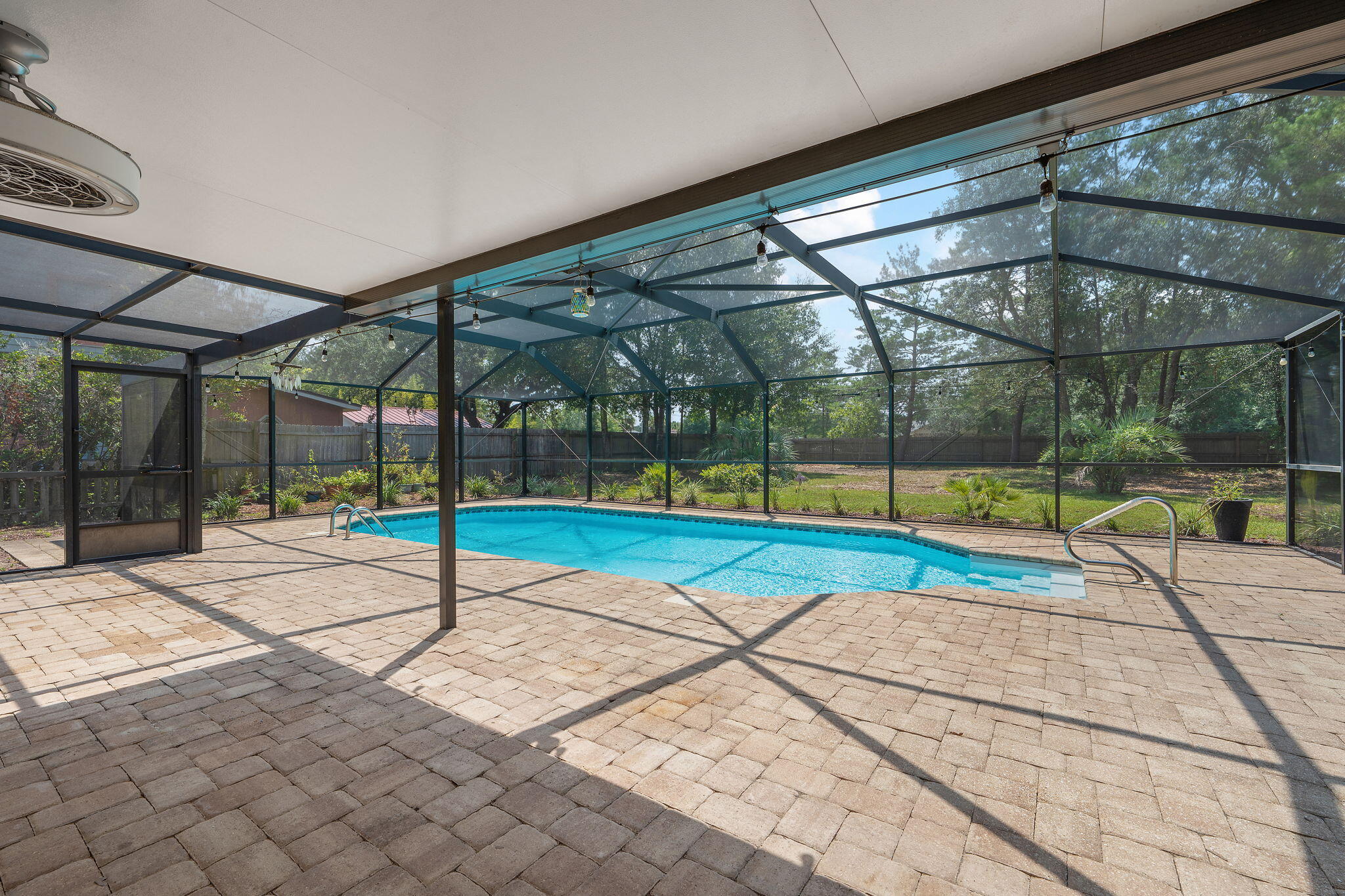 ROBLEDAL ESTATES - Residential