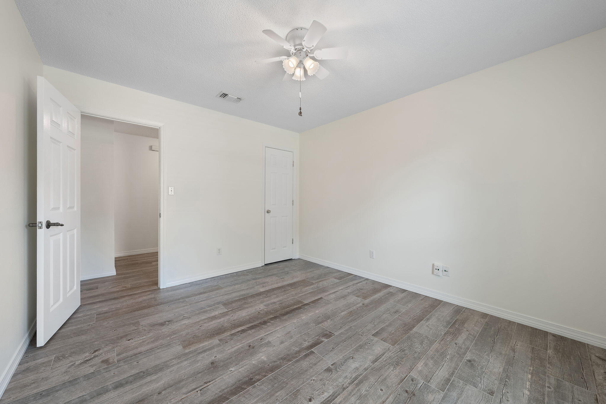 ROBLEDAL ESTATES - Residential