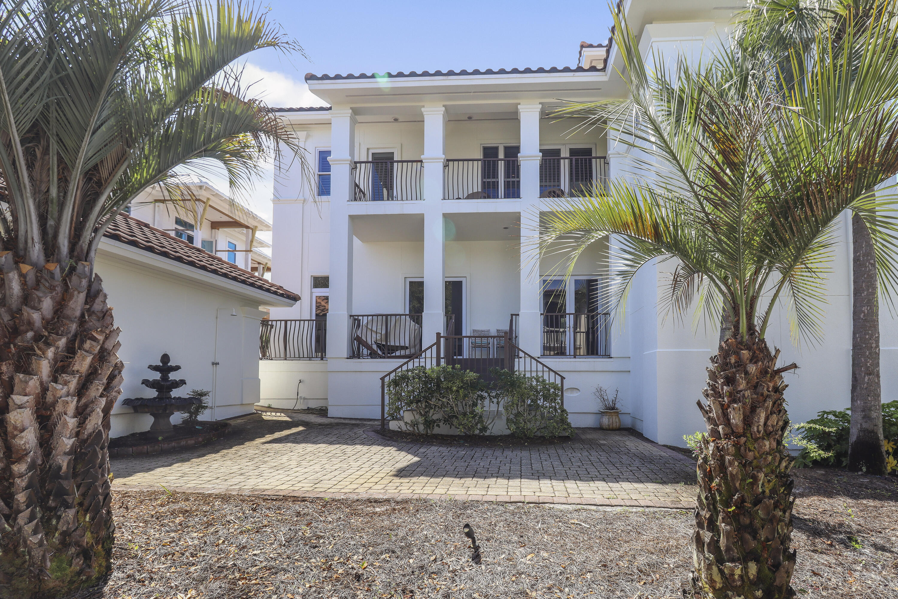 VILLAGE OF WHITE CLIFFS THE - Residential