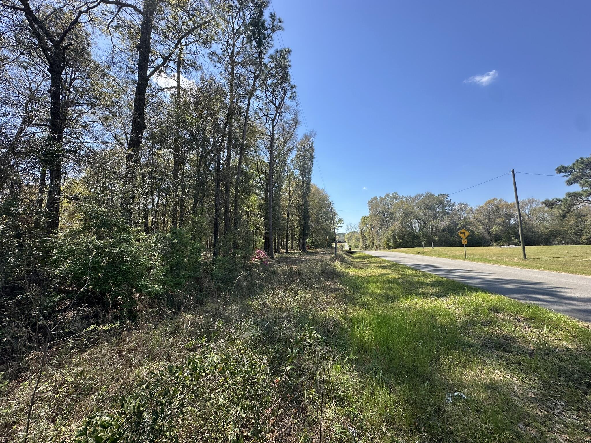 NO RECORDED SUBDIVISION - Land
