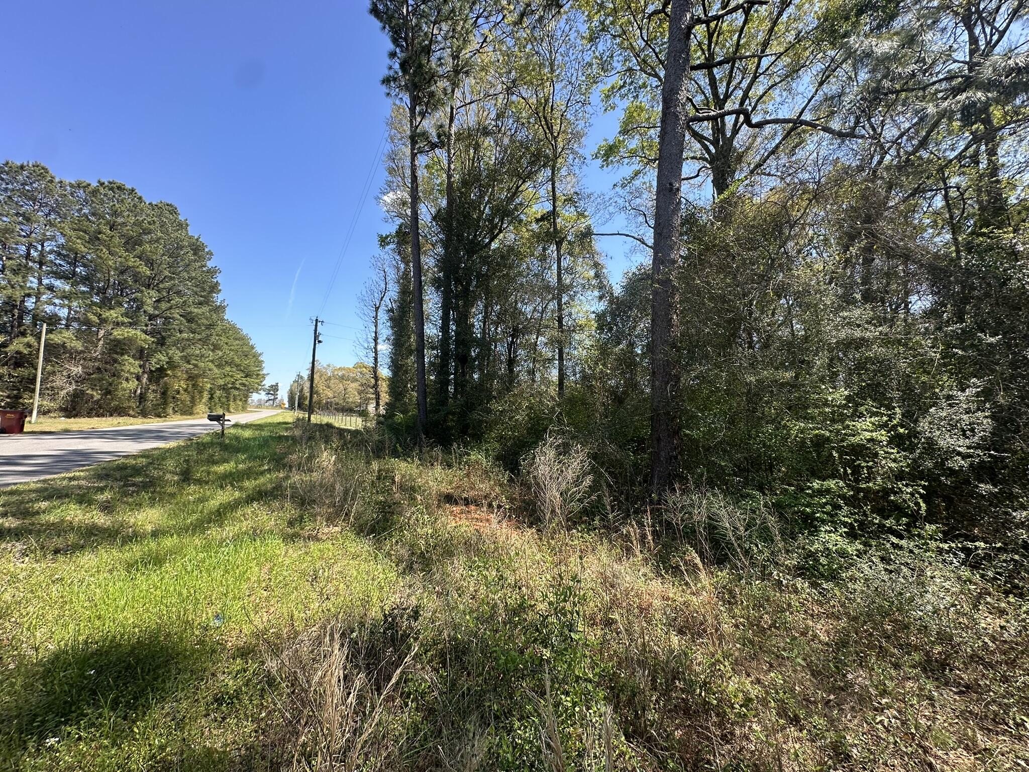 NO RECORDED SUBDIVISION - Land