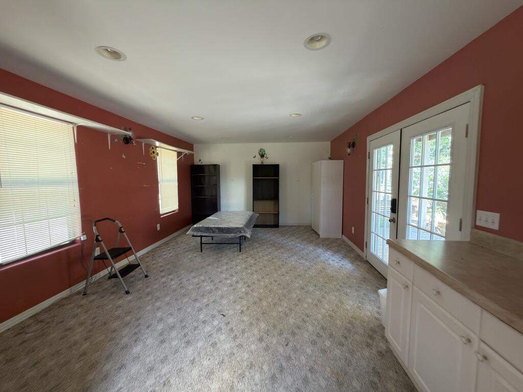 NO RECORDED SUBDIVISION - Residential