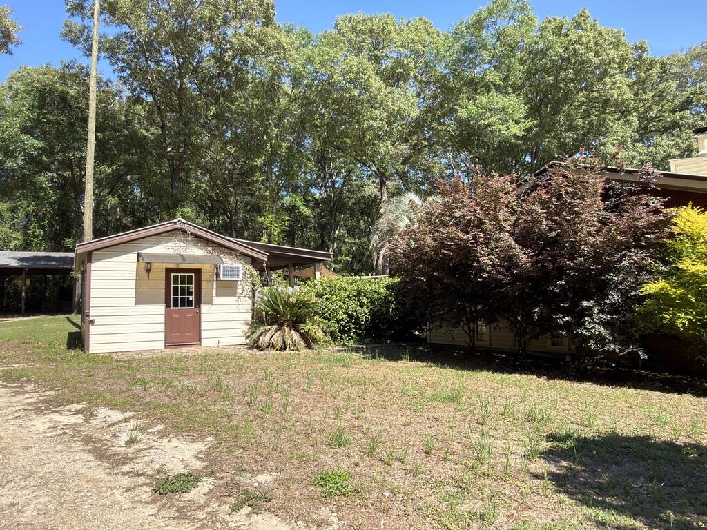 NO RECORDED SUBDIVISION - Residential