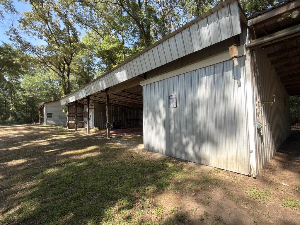 NO RECORDED SUBDIVISION - Residential