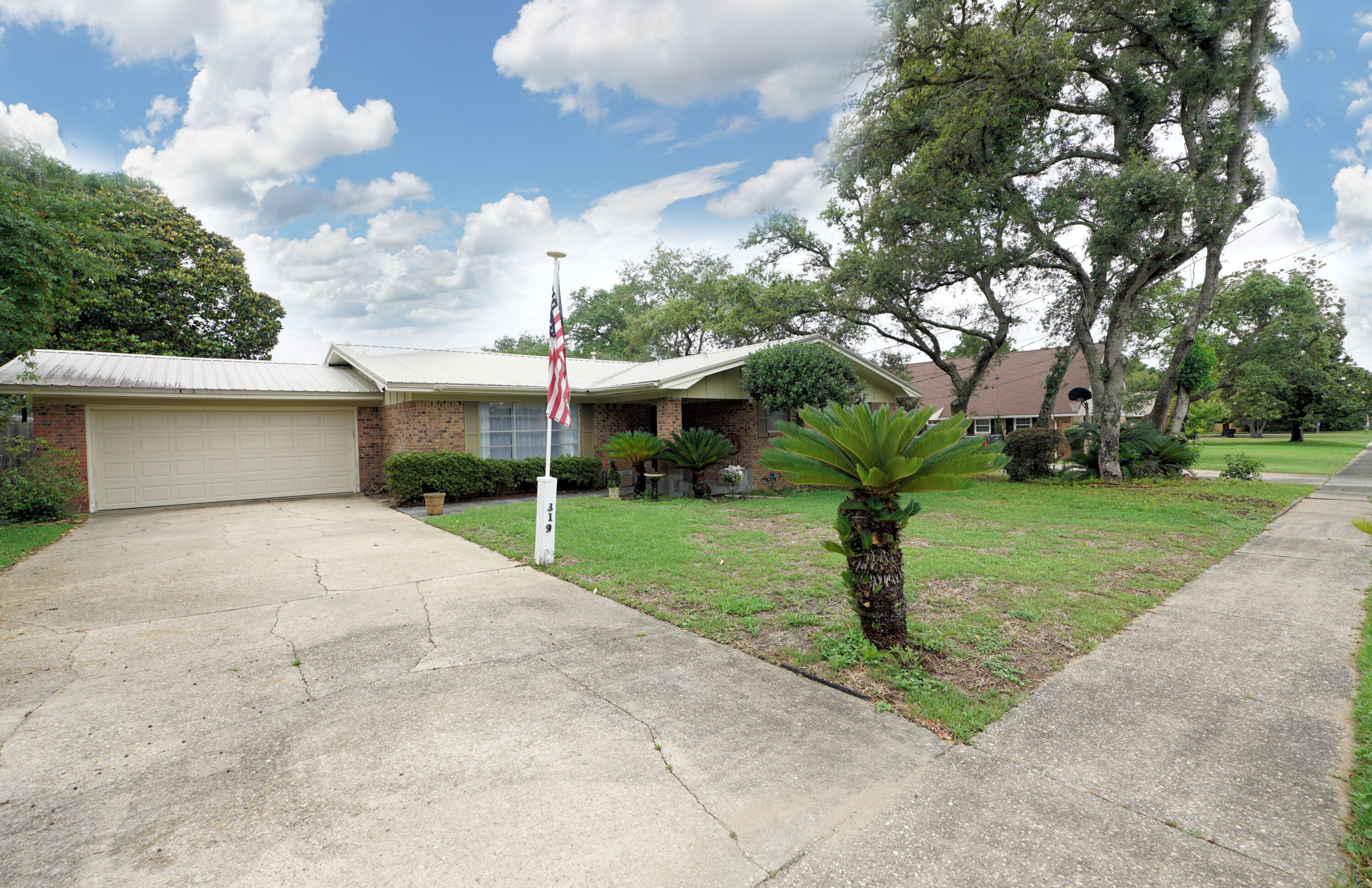 BAYOU WOODS - Residential