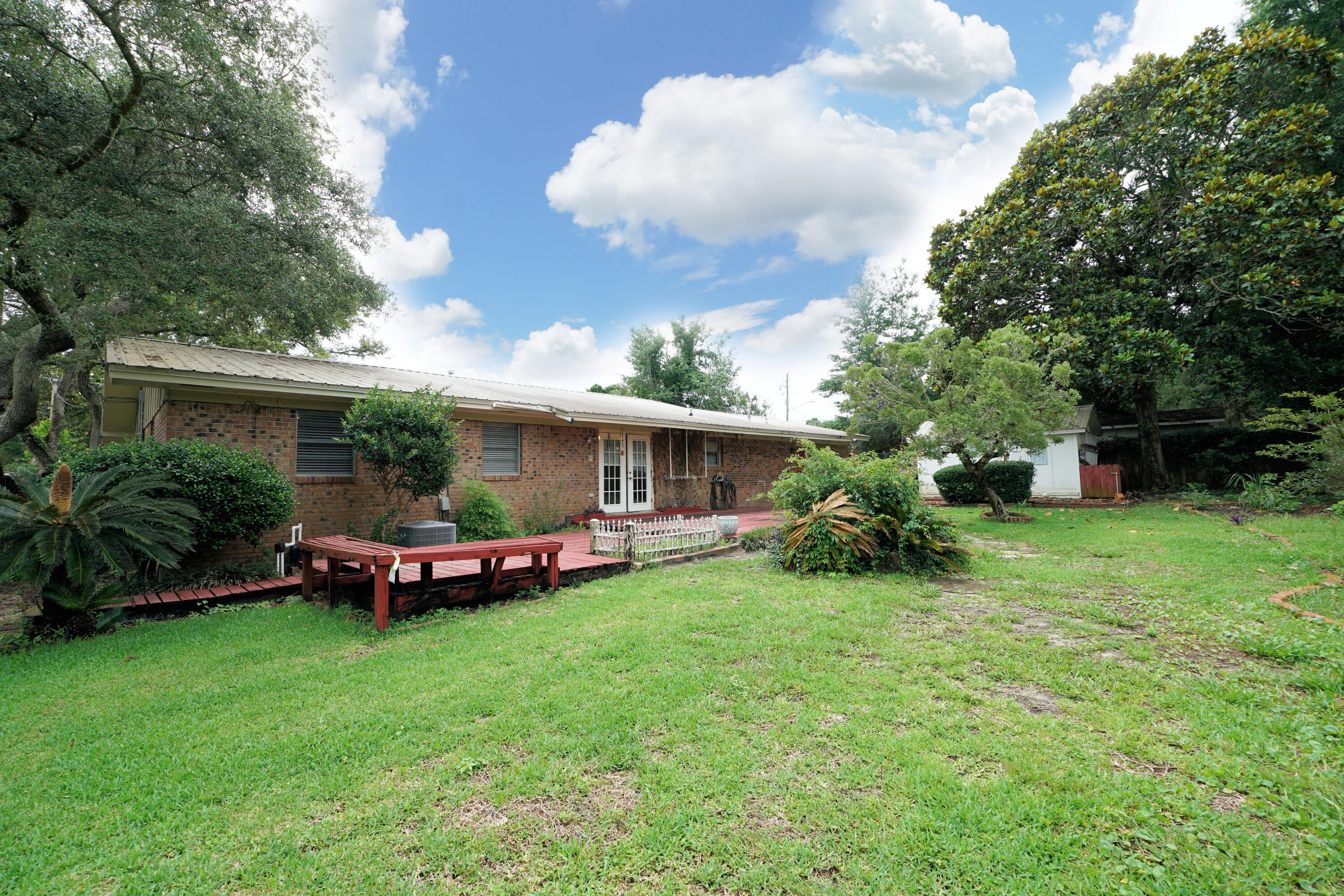 BAYOU WOODS - Residential