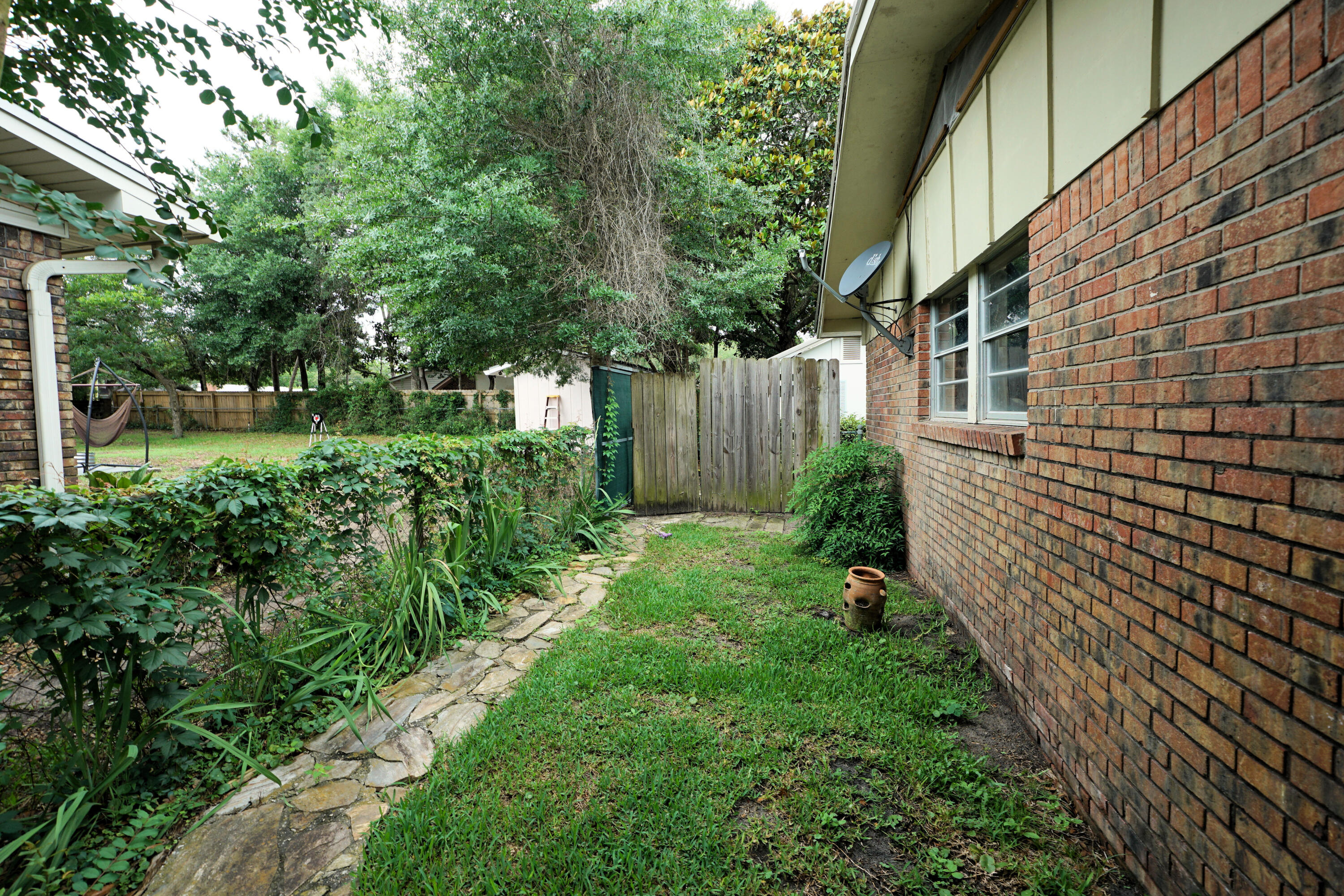 BAYOU WOODS - Residential