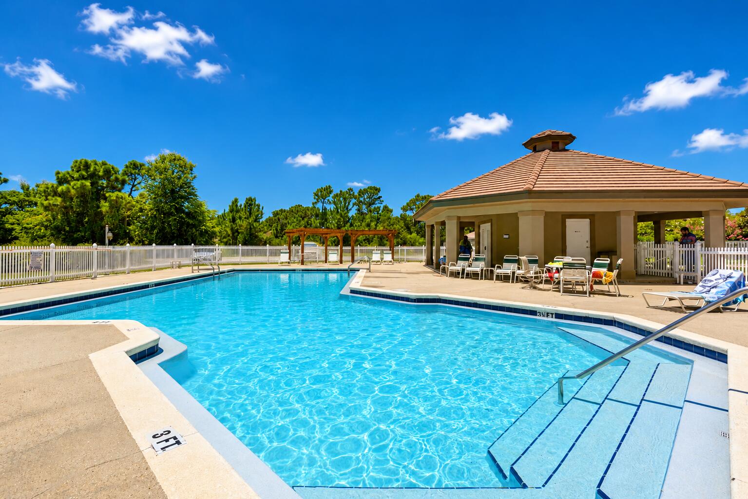 EMERALD BAY WEST - Residential