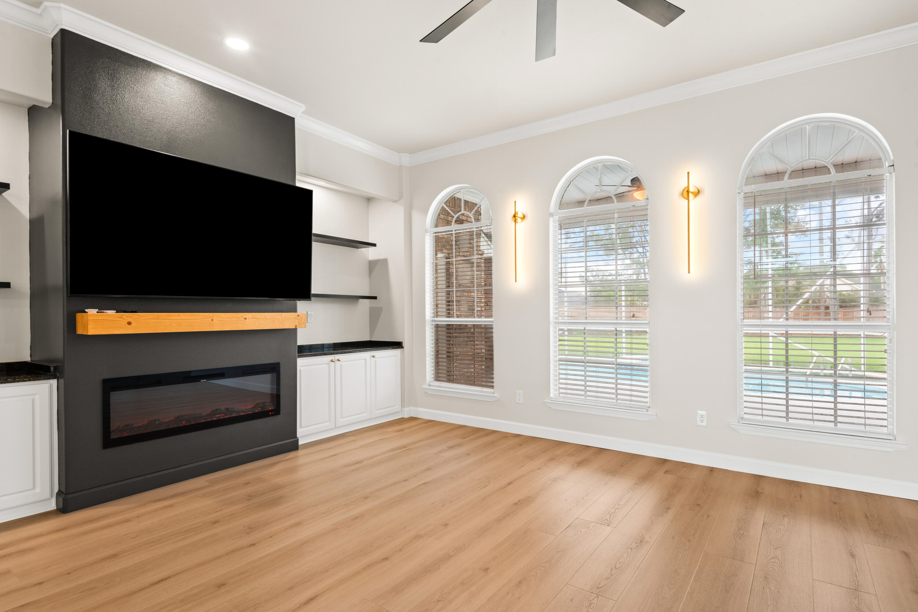EMERALD BAY WEST - Residential