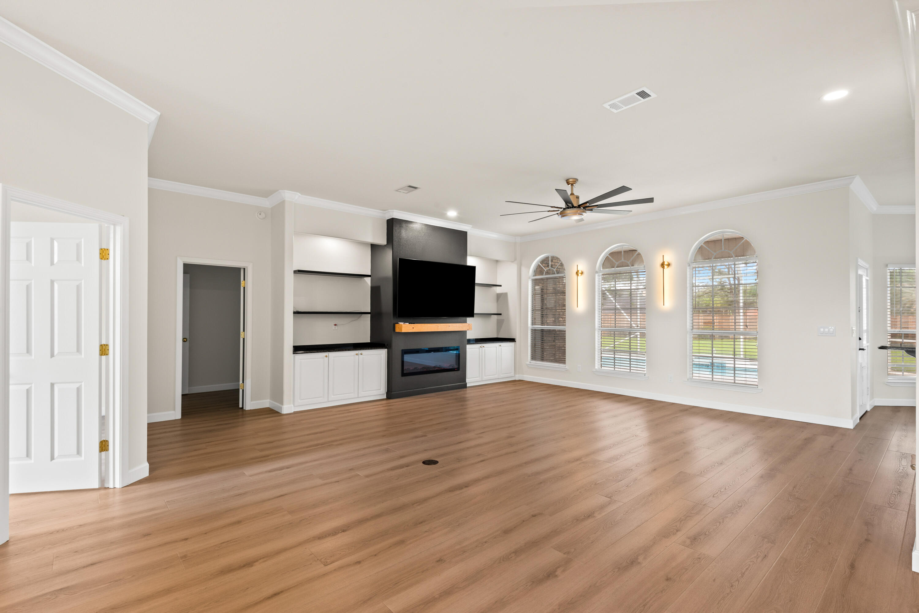 EMERALD BAY WEST - Residential