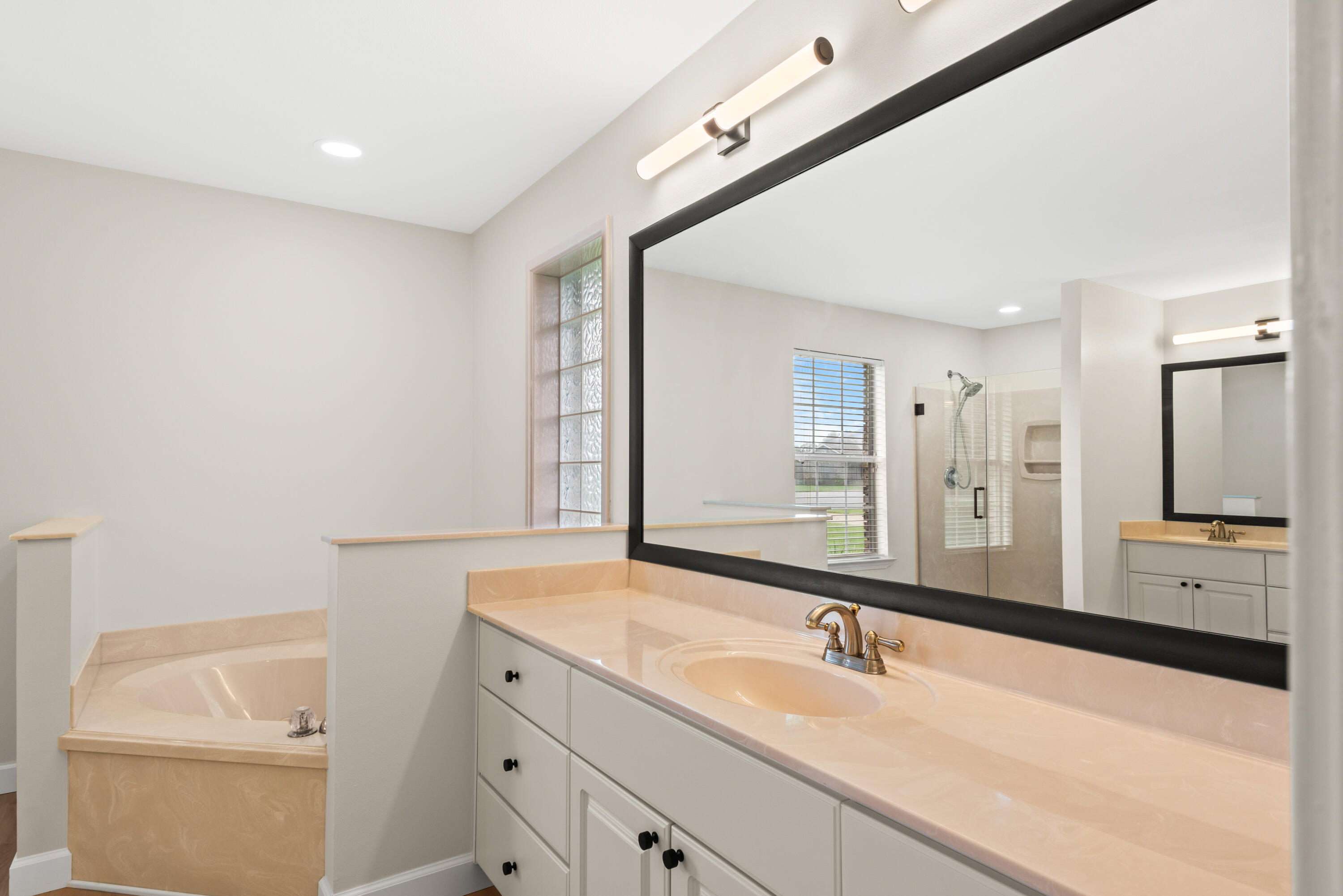 EMERALD BAY WEST - Residential