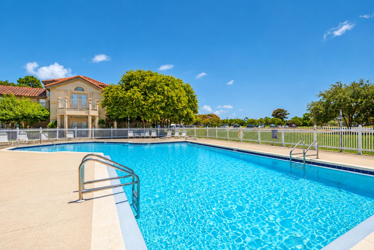 EMERALD BAY WEST - Residential