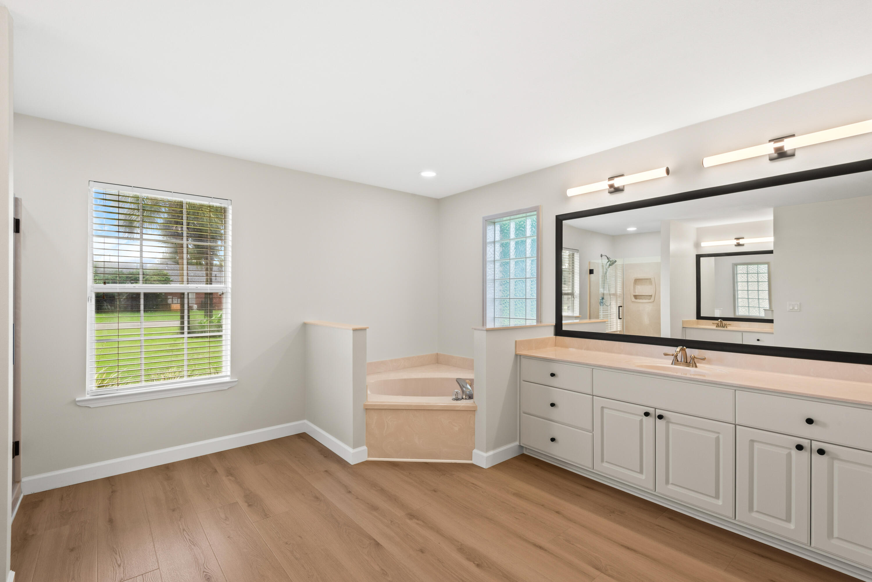EMERALD BAY WEST - Residential