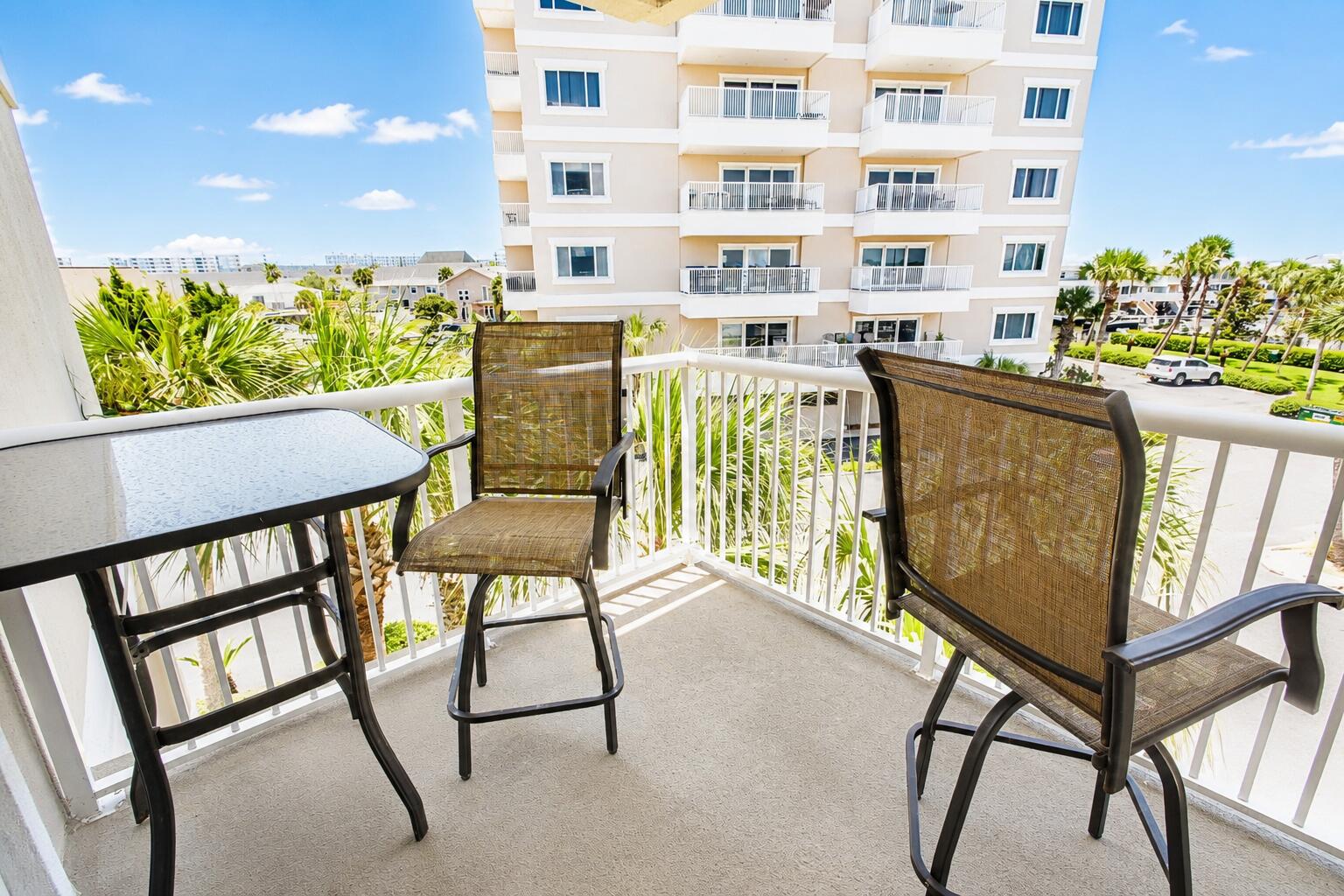 SUN KING TOWERS PH 1 - Residential Lease