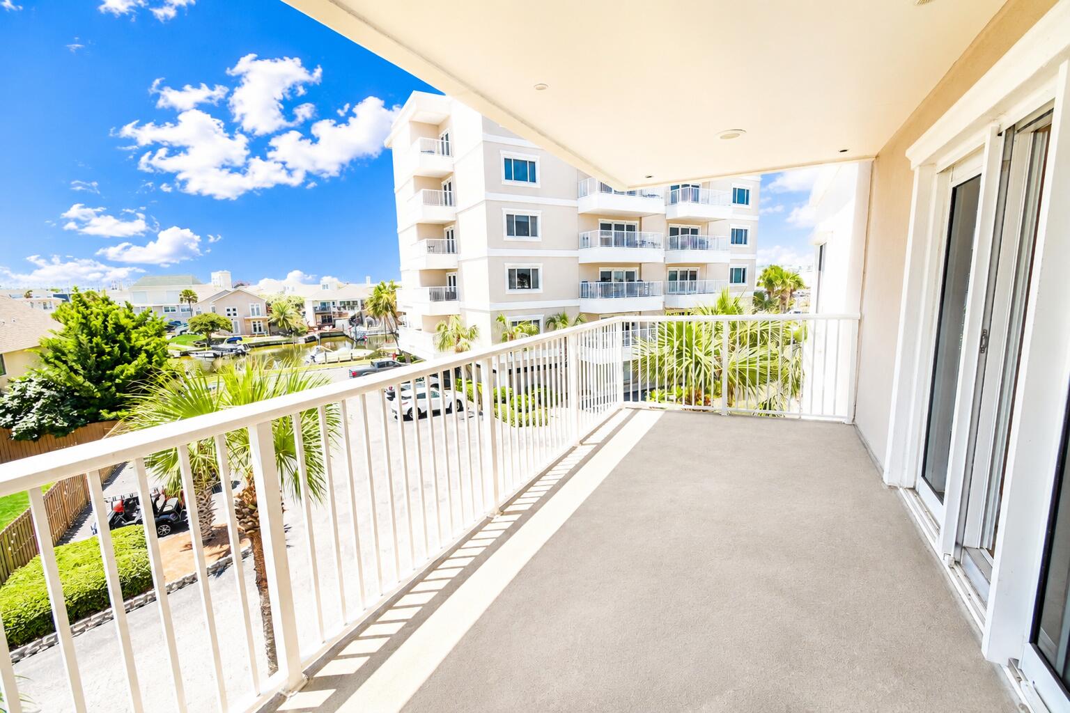 SUN KING TOWERS PH 1 - Residential Lease