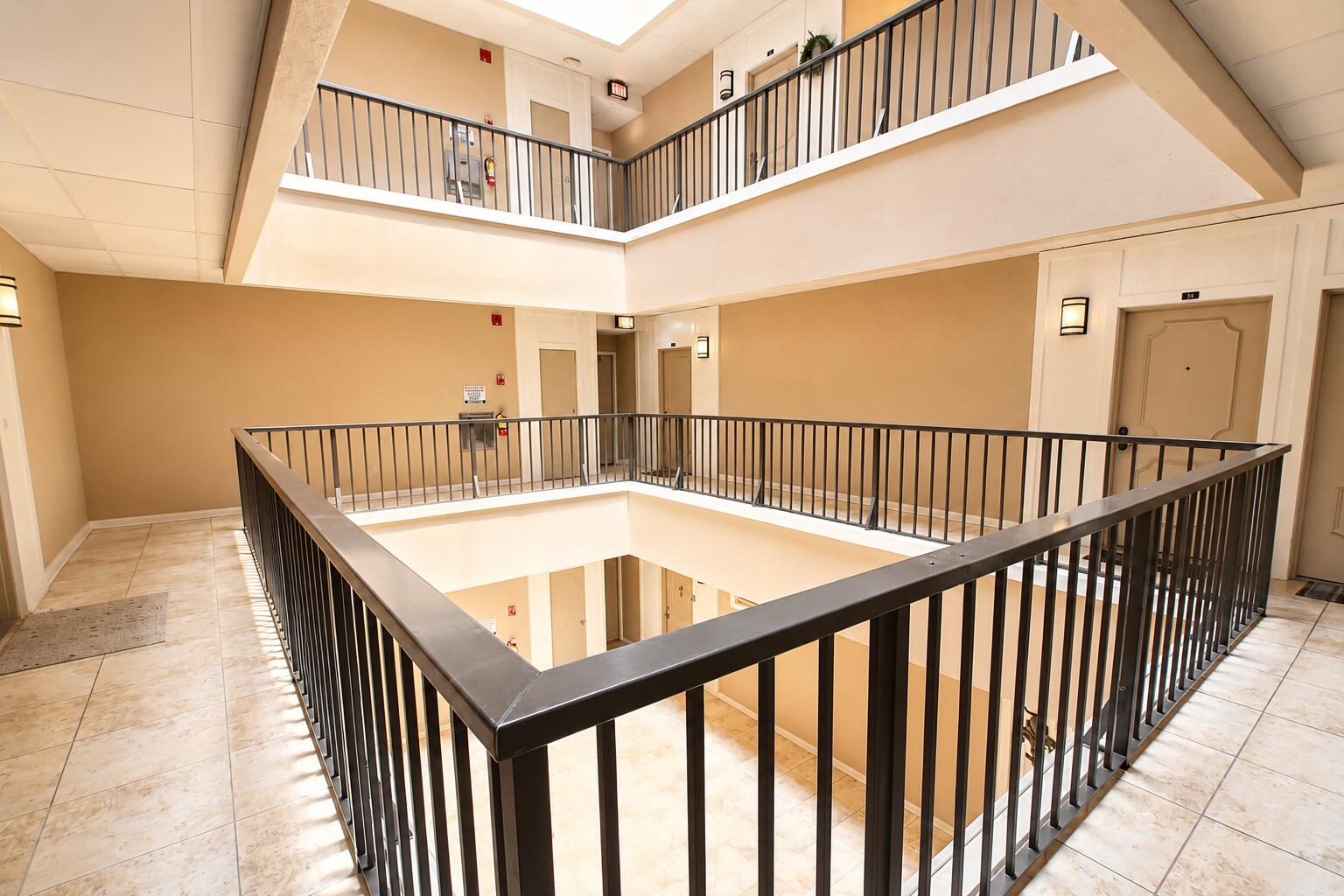 SUN KING TOWERS PH 1 - Residential Lease