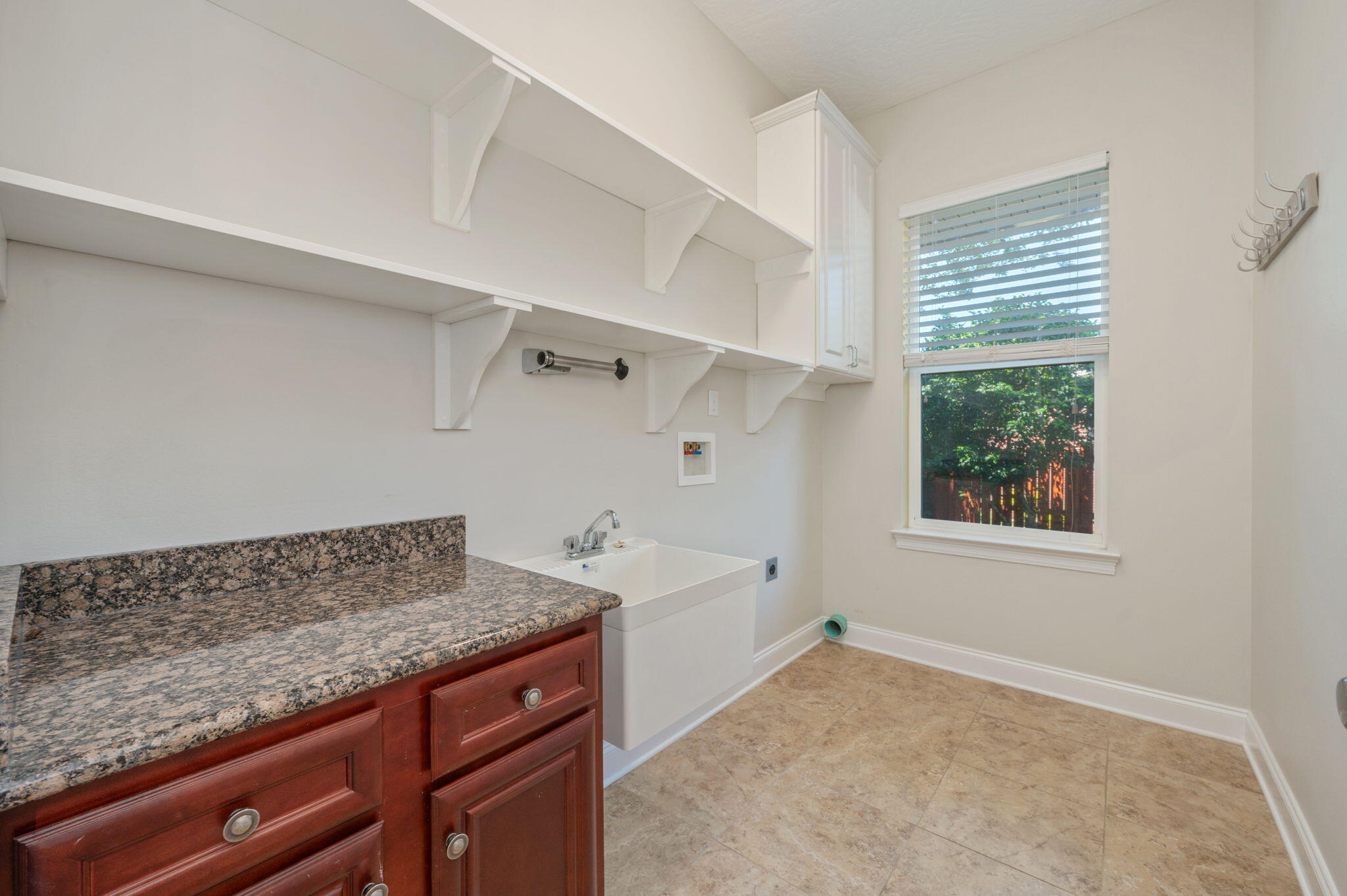 PLANTATION OAKS OF MARY ESTHER S/D - Residential