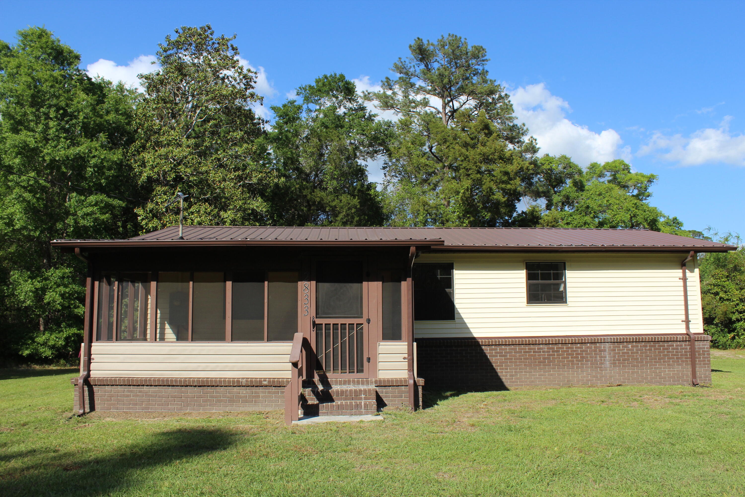 🏡 Fully Renovated Gem Don't miss this beautifully restored stick built 2-bedroom, 1-bath home located  minutes from Ponce De Leon Springs State Park. Completely renovated in 2024-2025, this home offers the perfect blend of modern upgrades and small-town charm. All new wiring throughout. Brand new windows, Stylish granite countertops, New HVAC system
Tankless hot water heater, All new flooring
Fully updated bathroom, New stainless-steel appliances and much more!  Why You'll Love It:
Modern upgrades, low maintenance, and a prime location near one of Florida's most beautiful natural springs make this a rare find.
Schedule your showing today--this one won't last long!