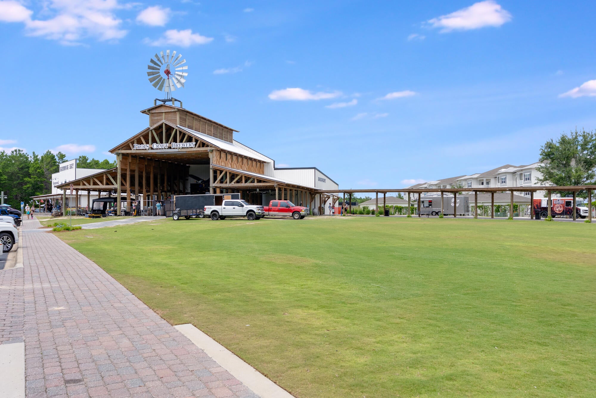 HAMMOCK BAY - Residential