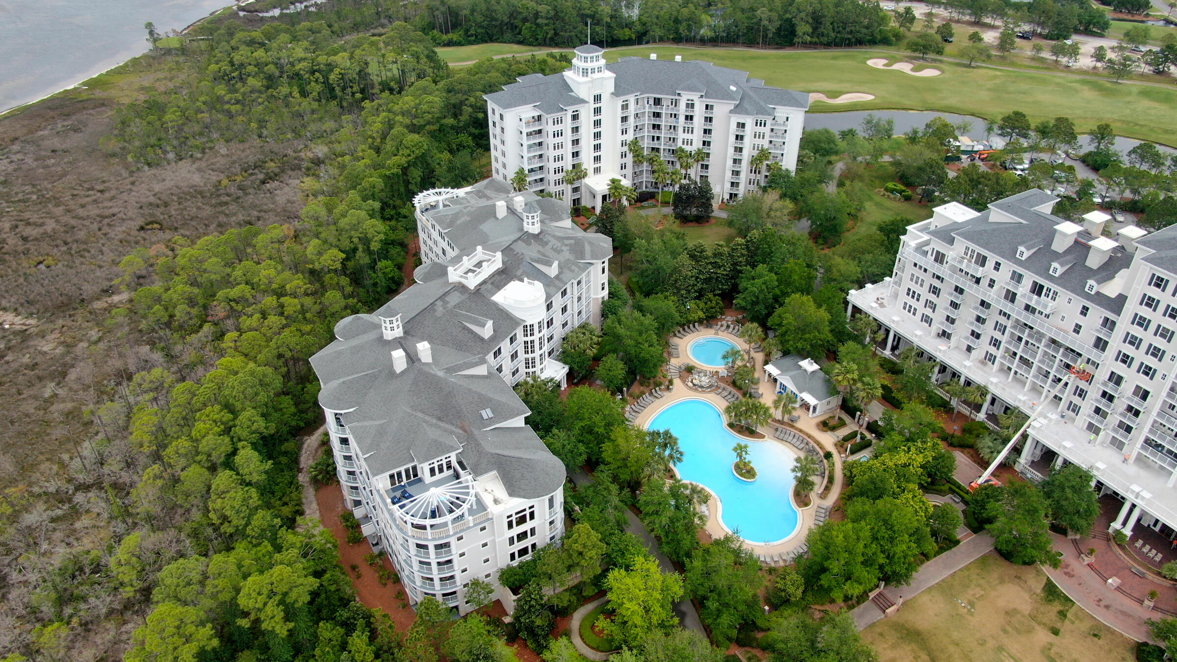 BAHIA CONDO - Residential