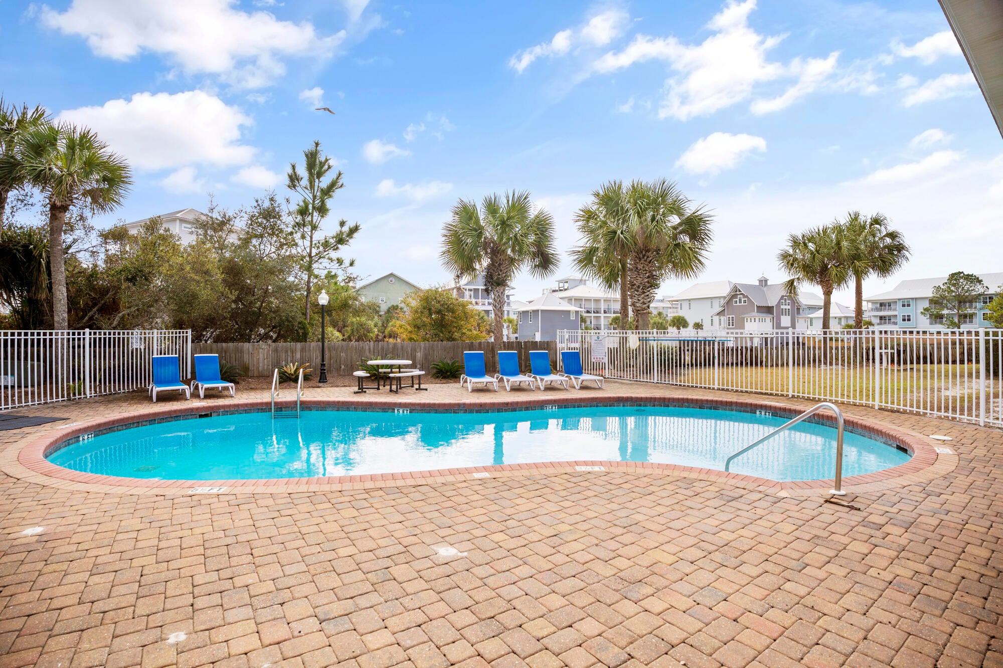 BEACHSIDE VILLAS CONDO - Residential