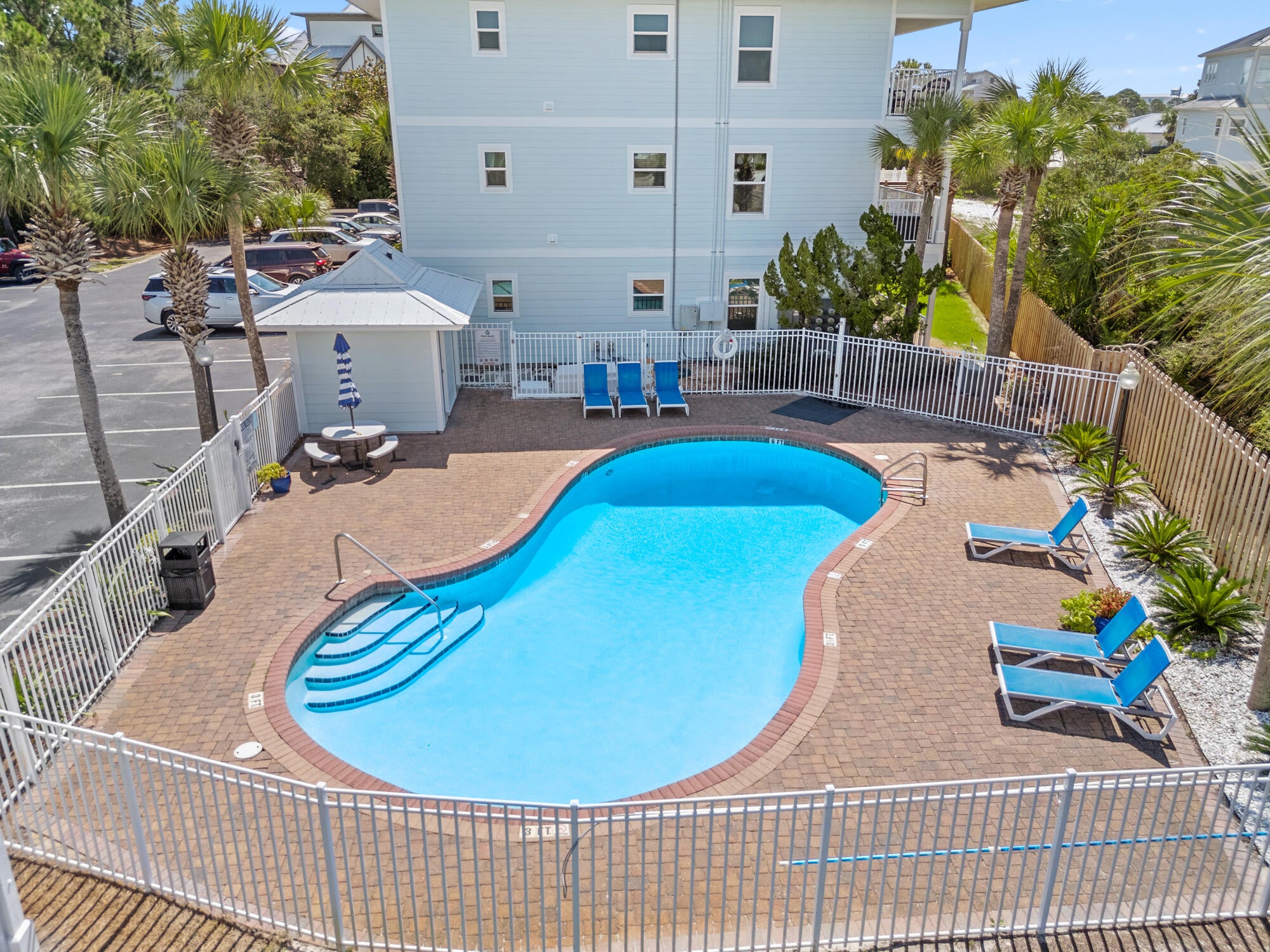 BEACHSIDE VILLAS CONDO - Residential