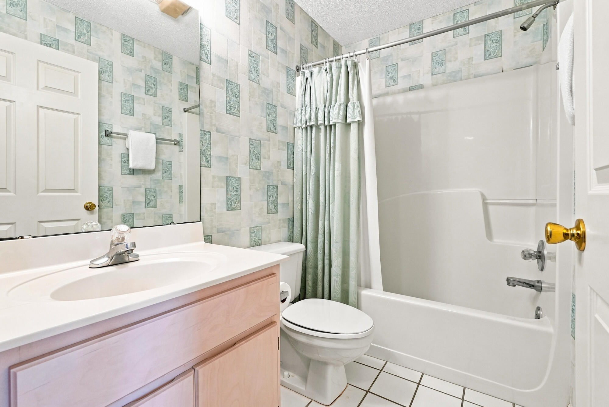 BEACHSIDE VILLAS CONDO - Residential