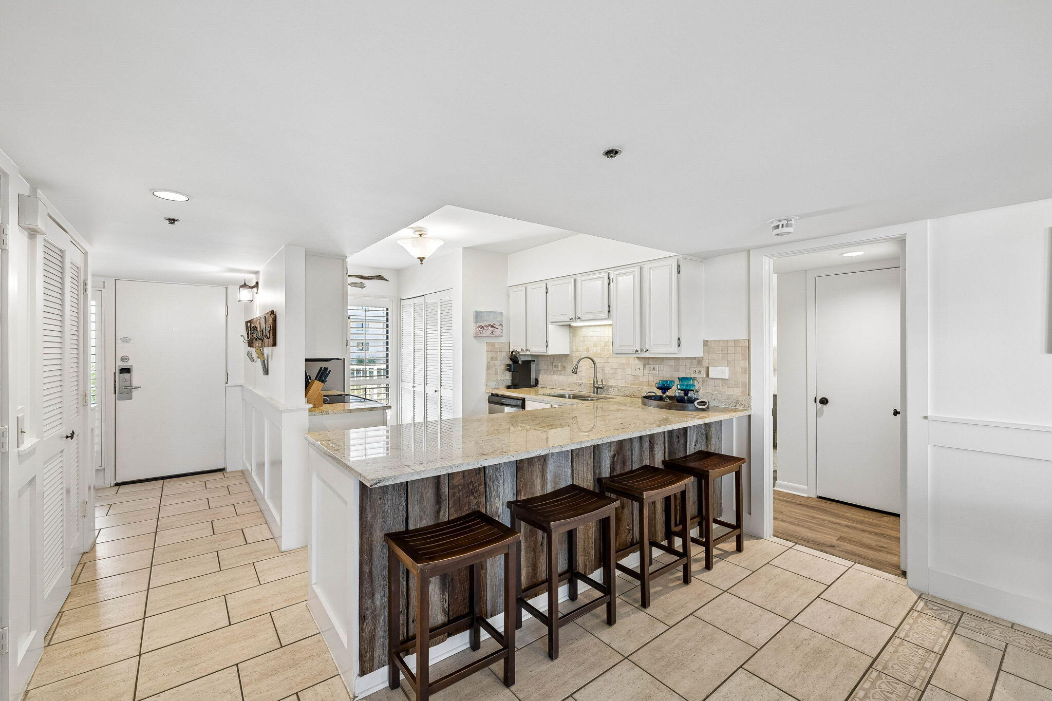 MAINSAIL CONDO PH 3 - Residential