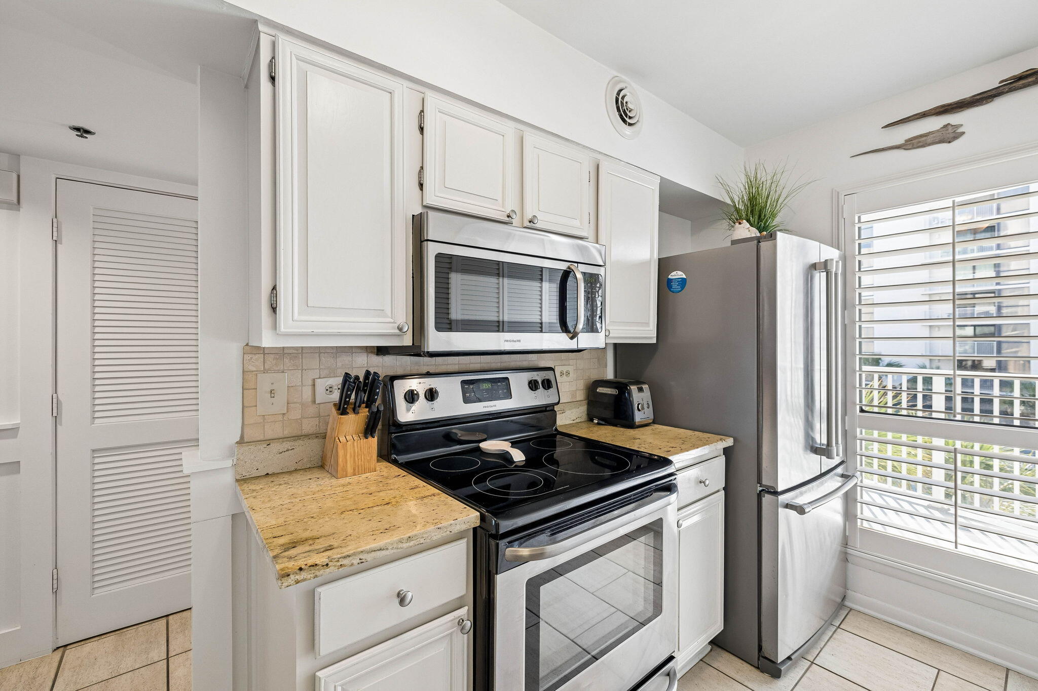MAINSAIL CONDO PH 3 - Residential