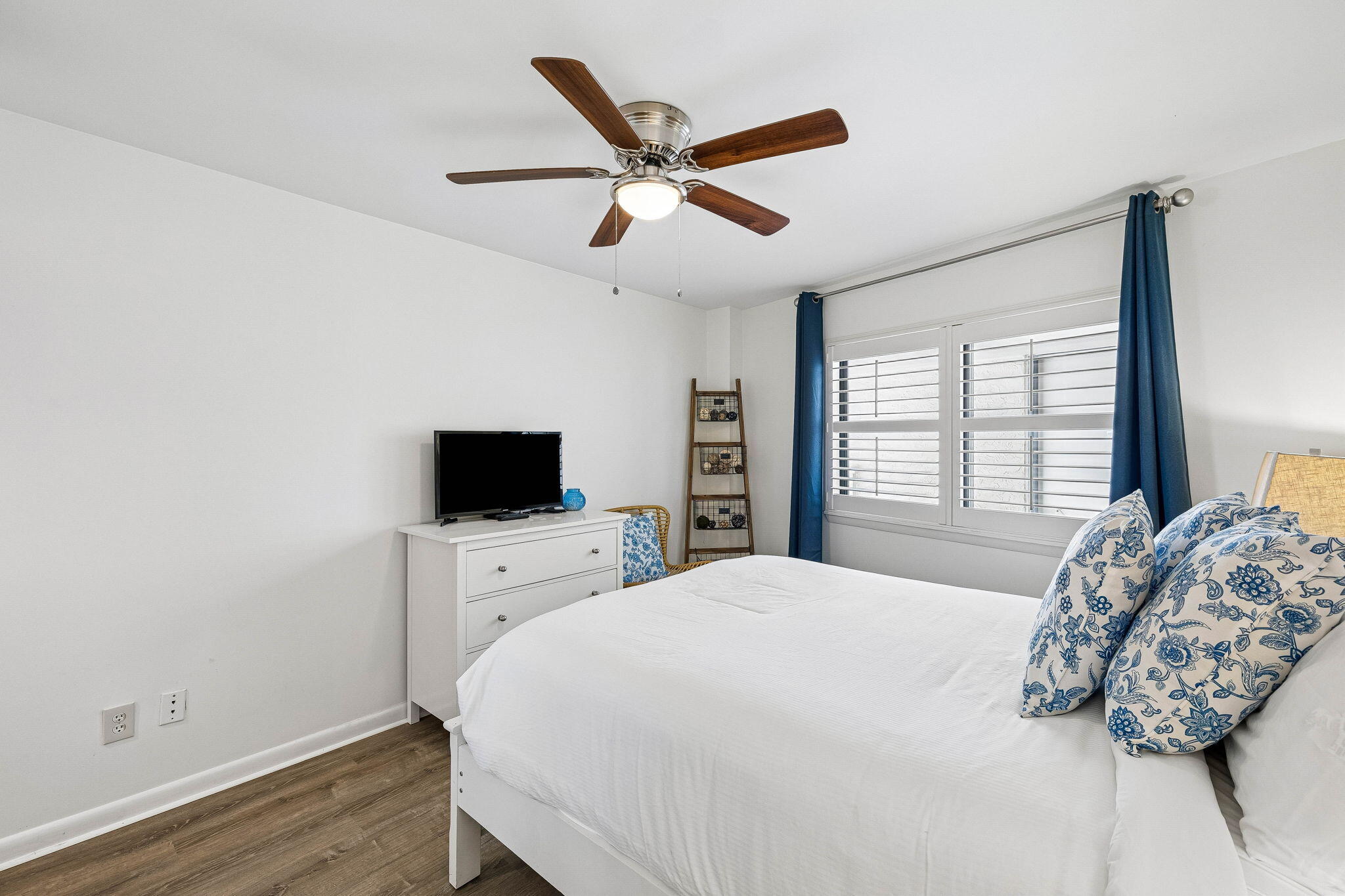 MAINSAIL CONDO PH 3 - Residential