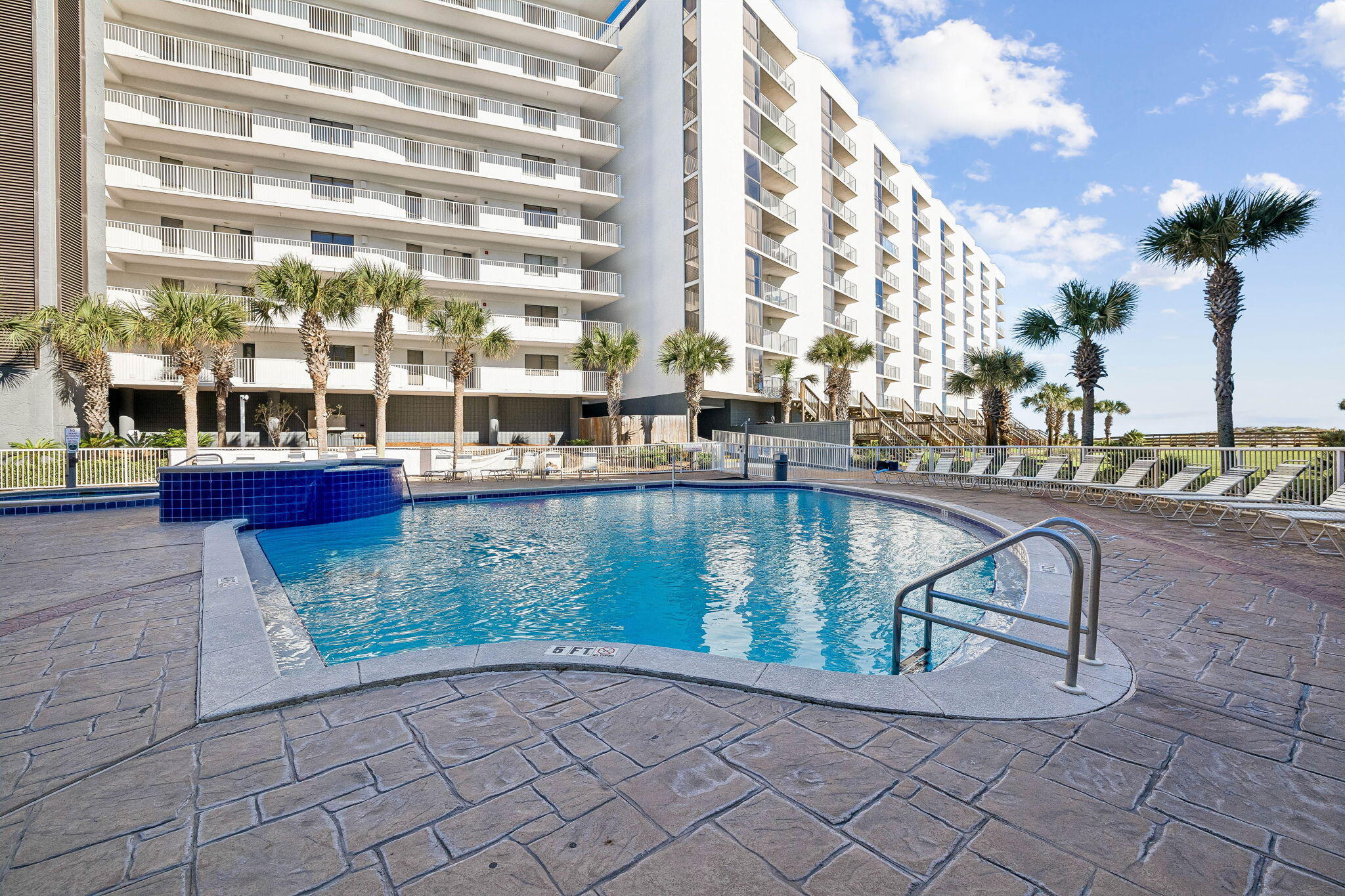 MAINSAIL CONDO PH 3 - Residential