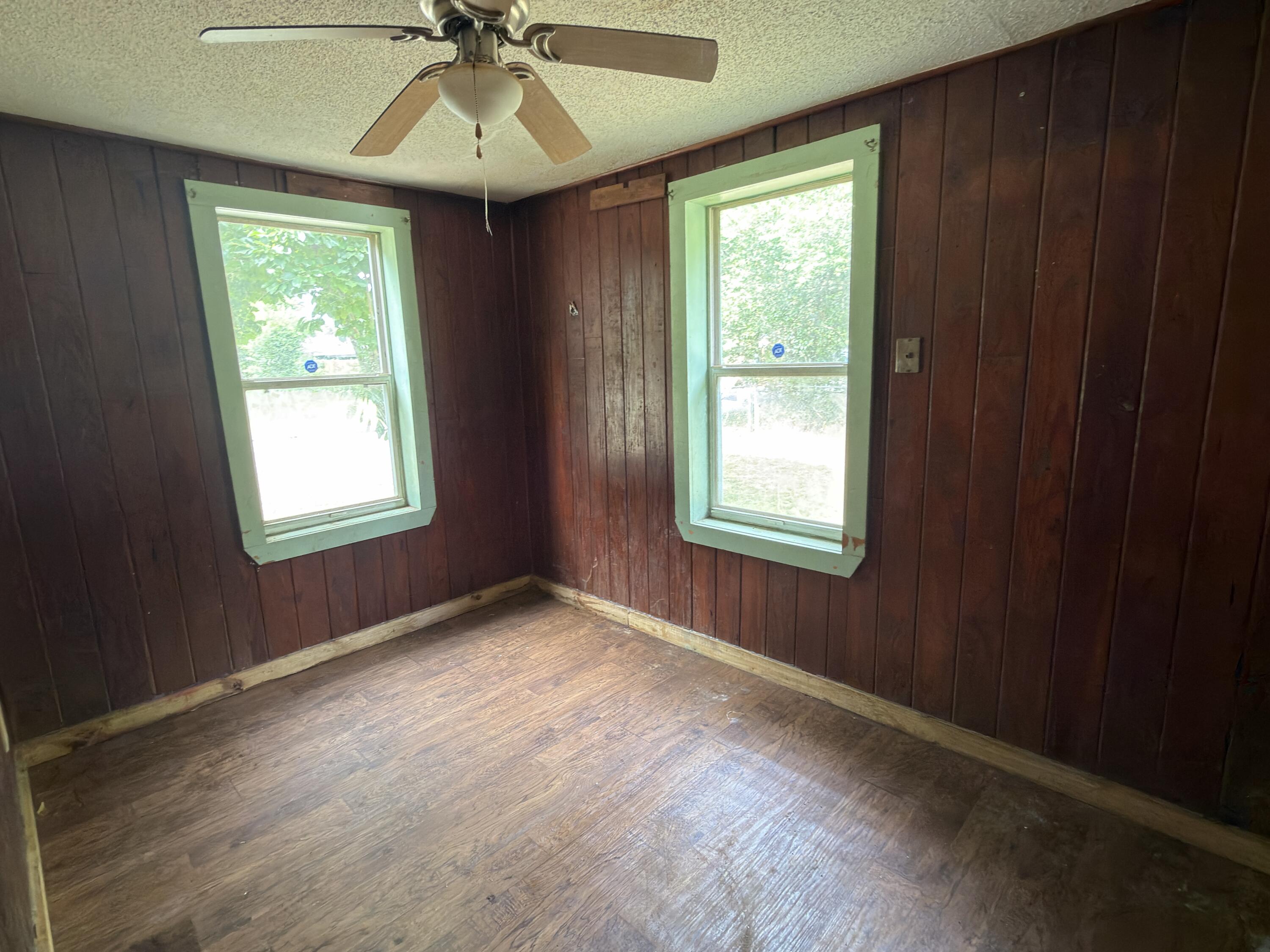 PINECREST - Residential