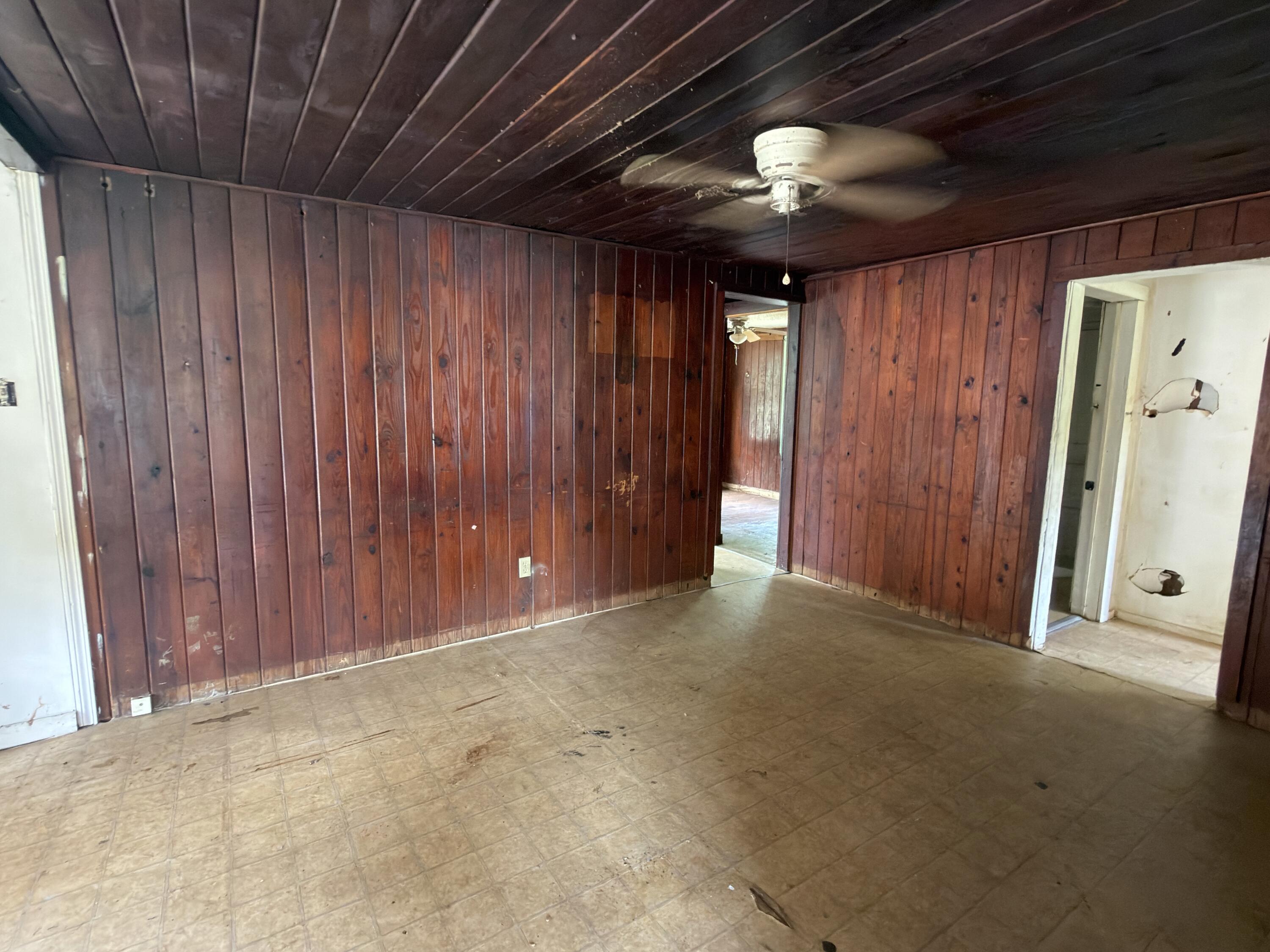 PINECREST - Residential