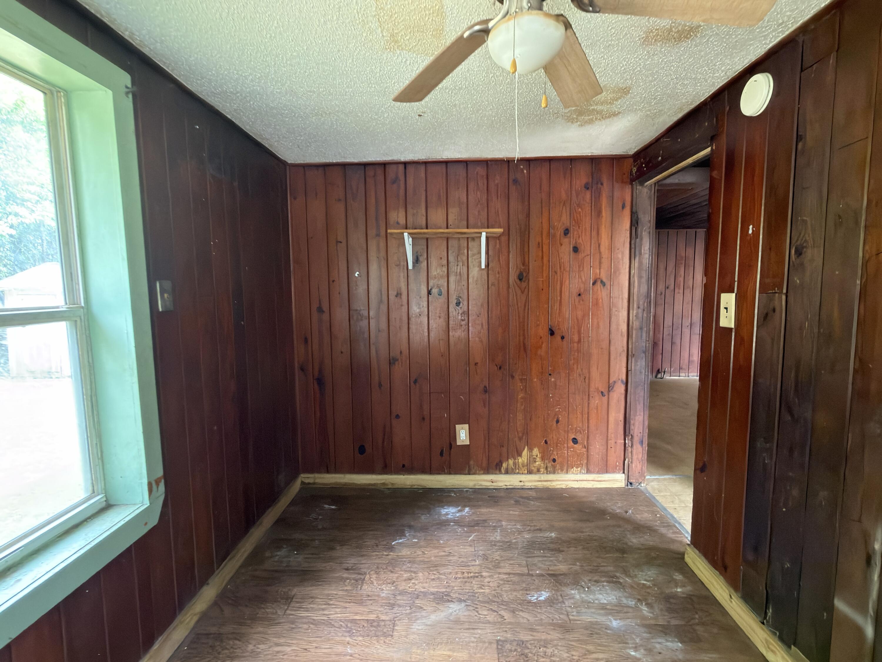 PINECREST - Residential