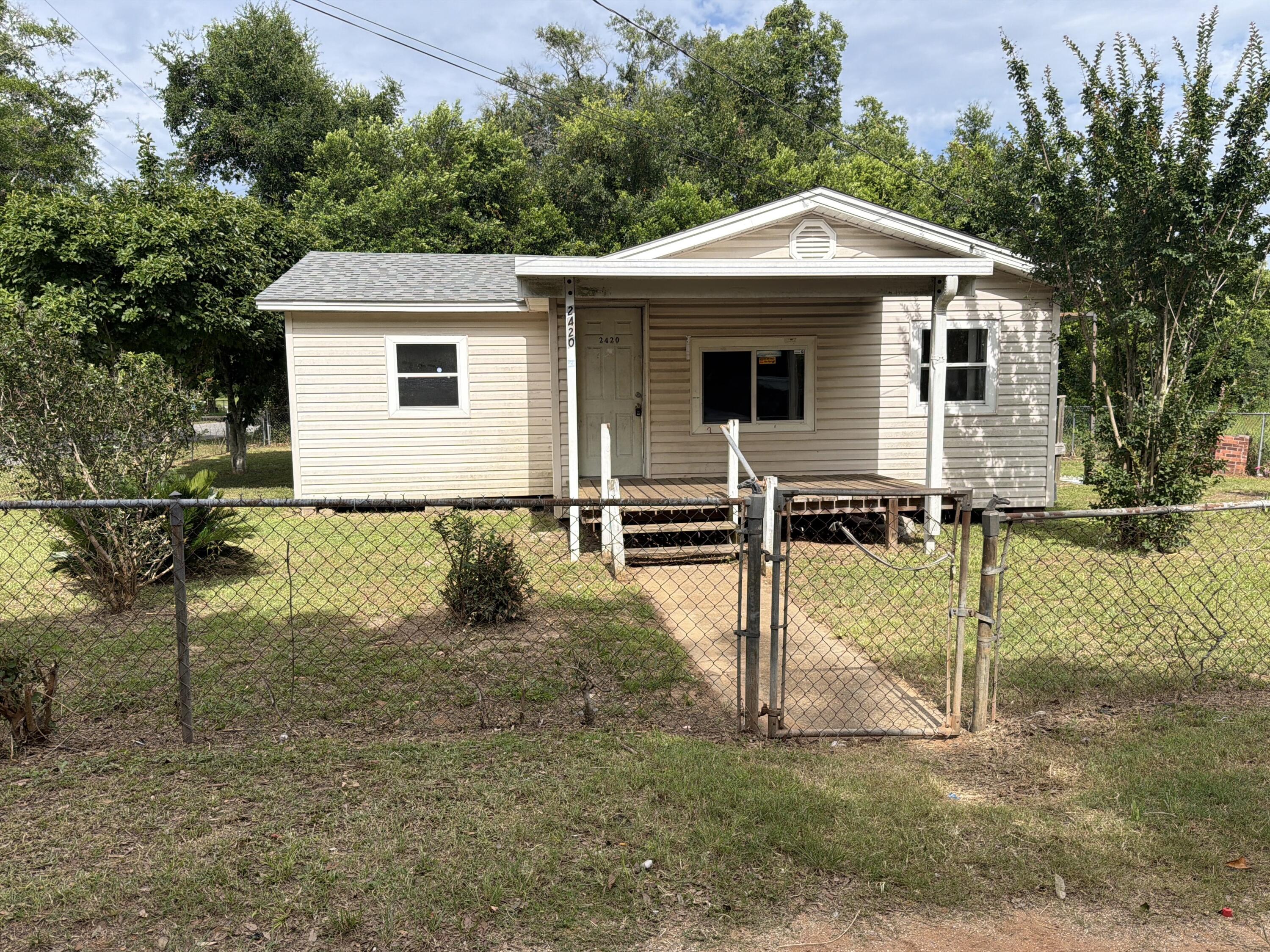 PINECREST - Residential