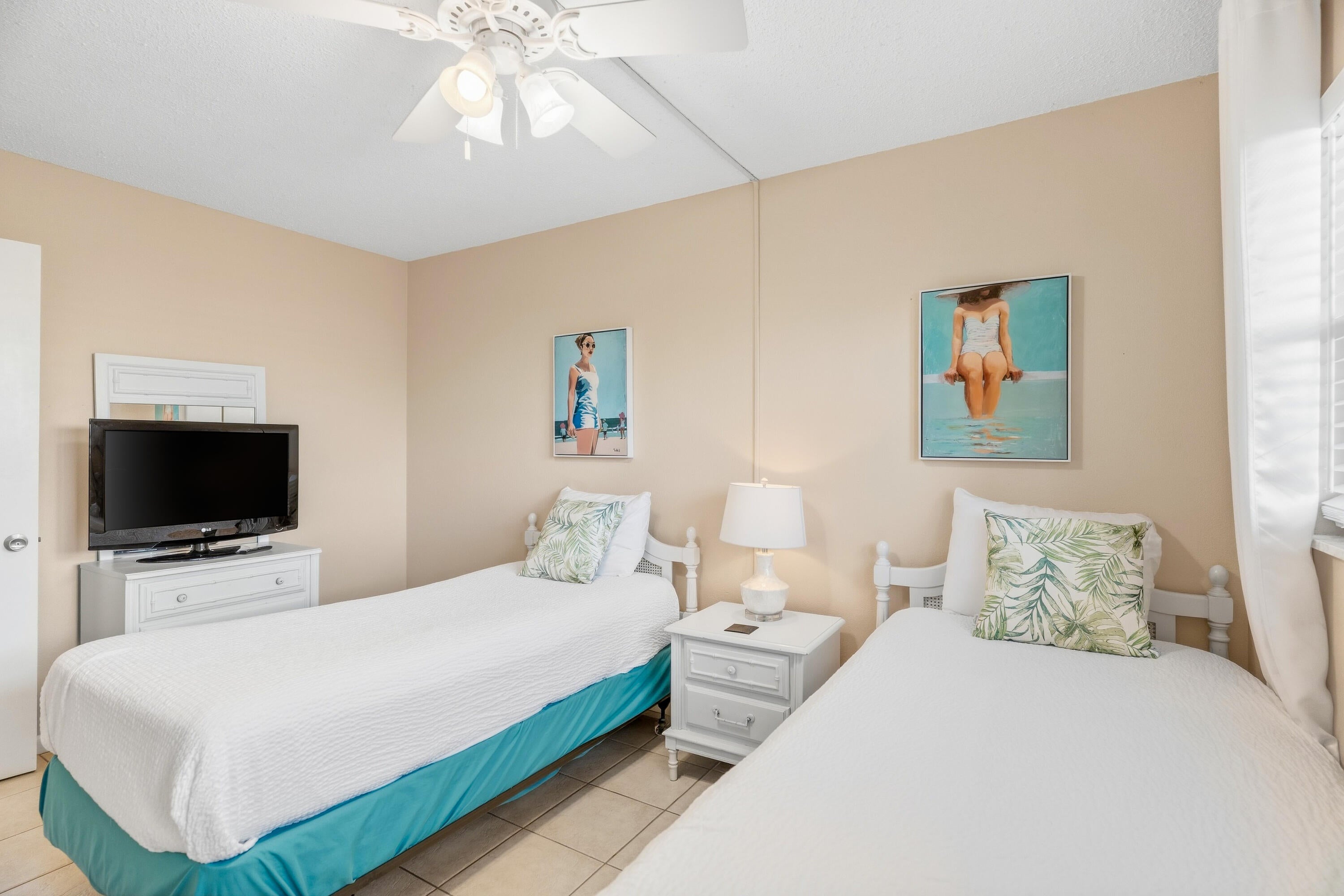 EL MATADOR CONDO - Residential