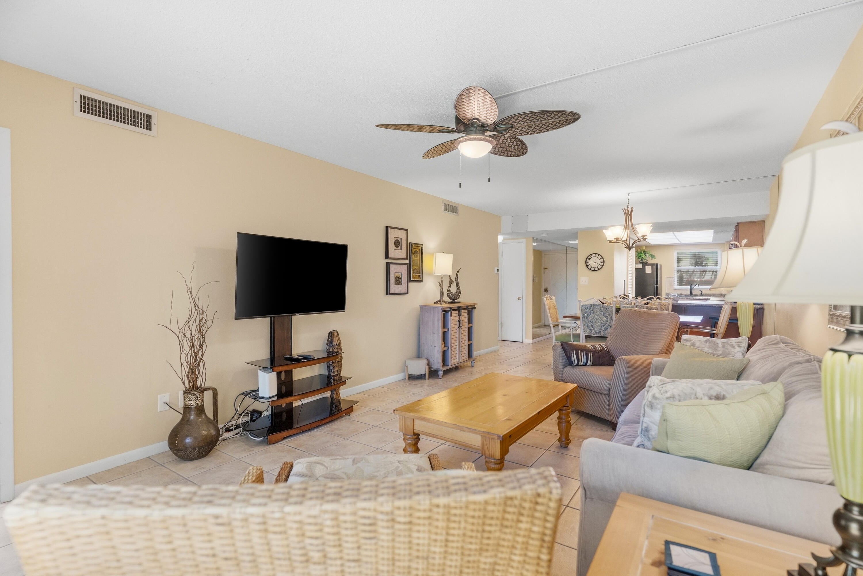 EL MATADOR CONDO - Residential