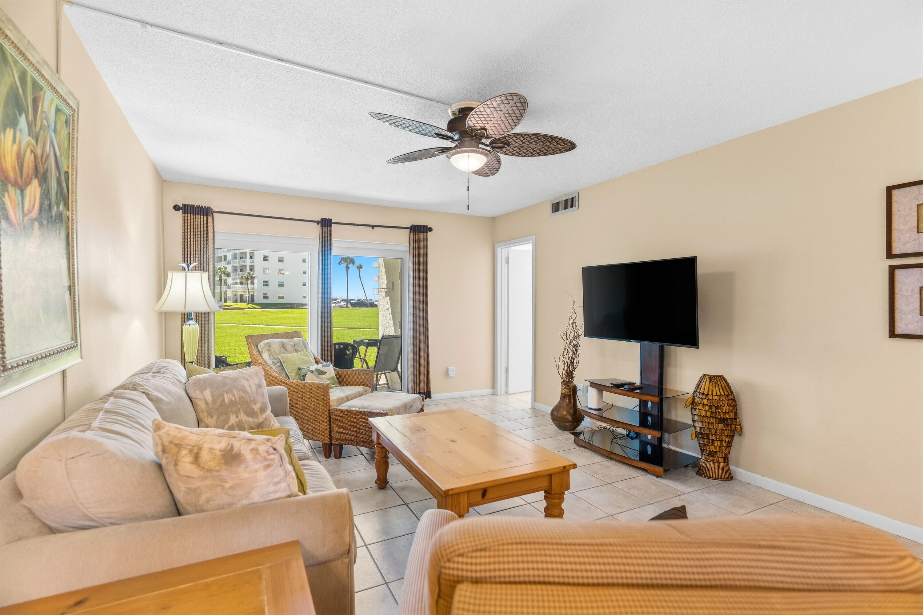 EL MATADOR CONDO - Residential