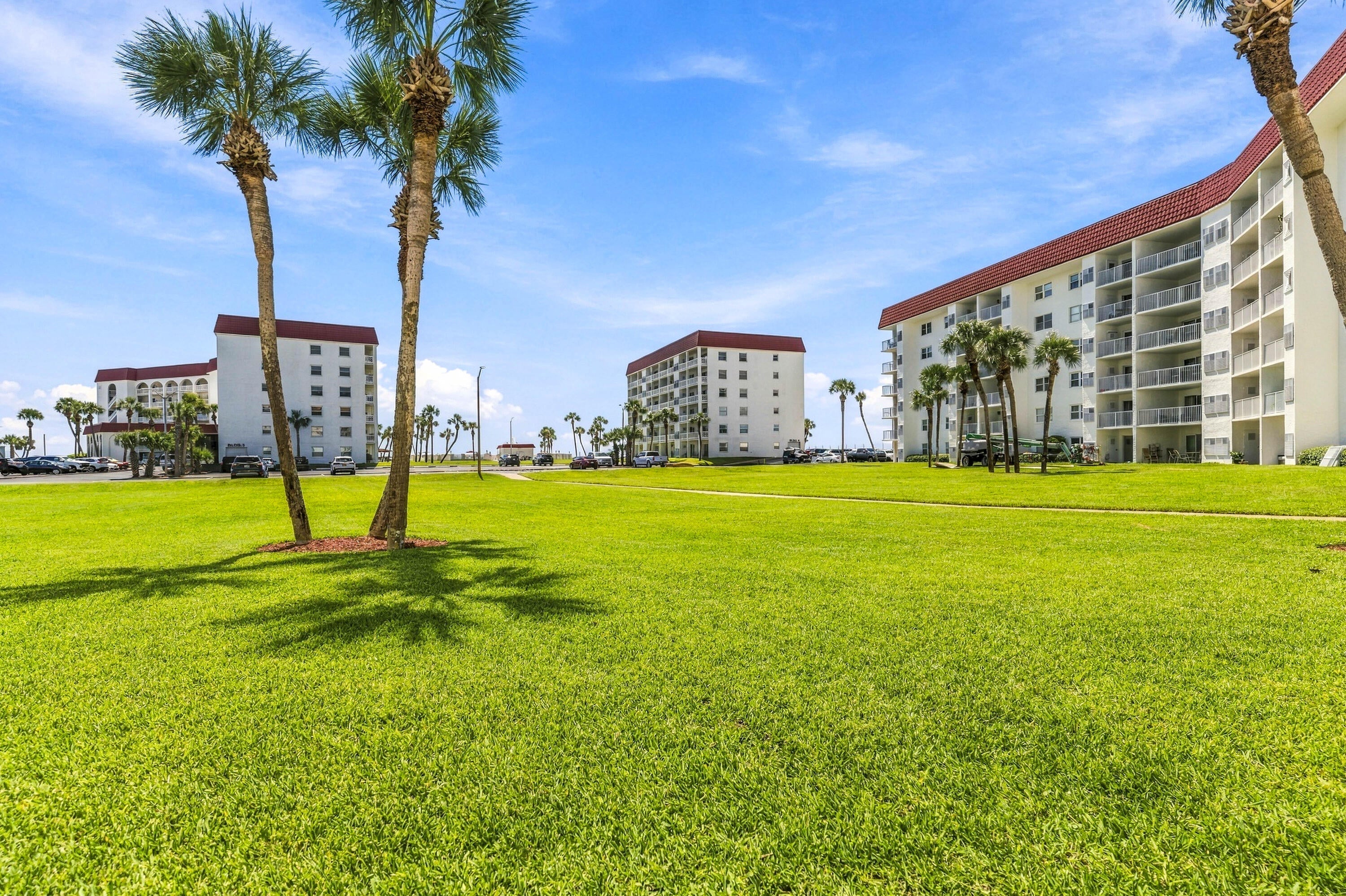 EL MATADOR CONDO - Residential