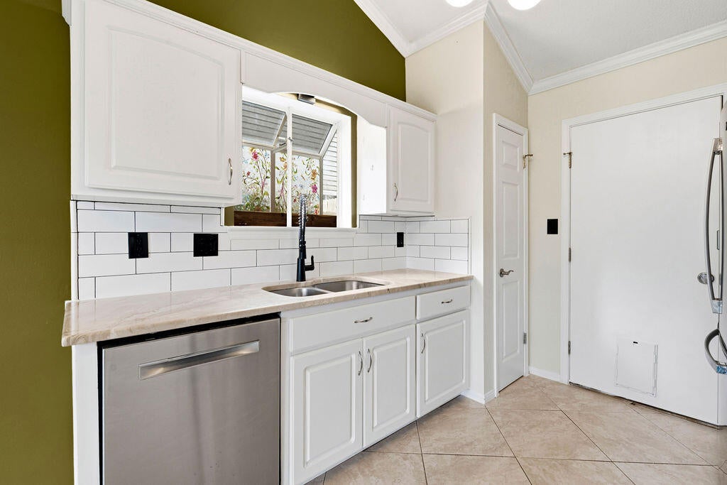 EMERALD GARDENS NORTH 1ST ADDN - Residential