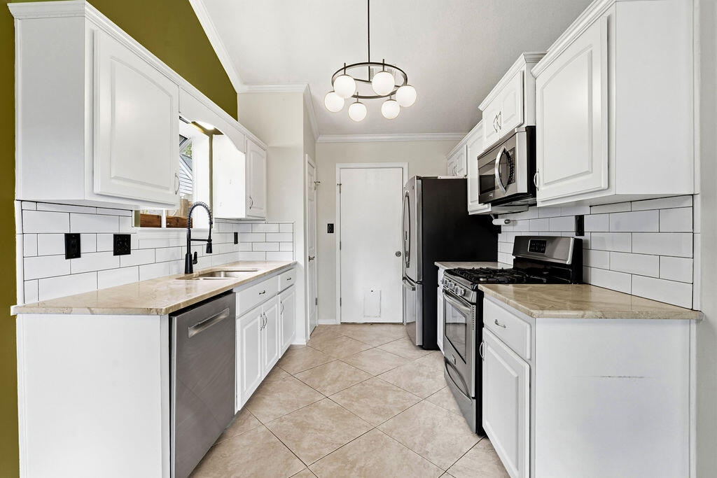 EMERALD GARDENS NORTH 1ST ADDN - Residential