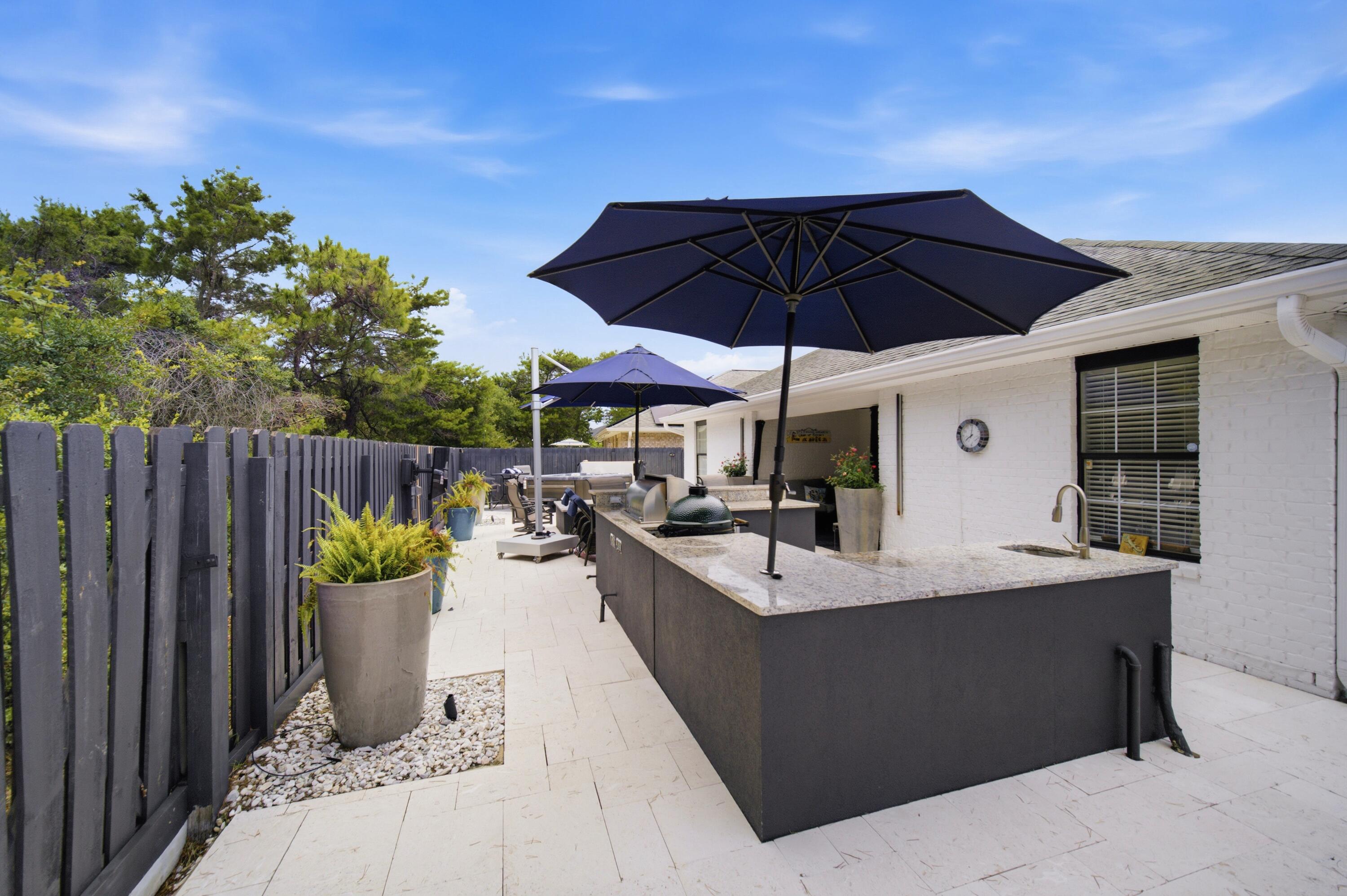 PARADISE RETREAT - Residential