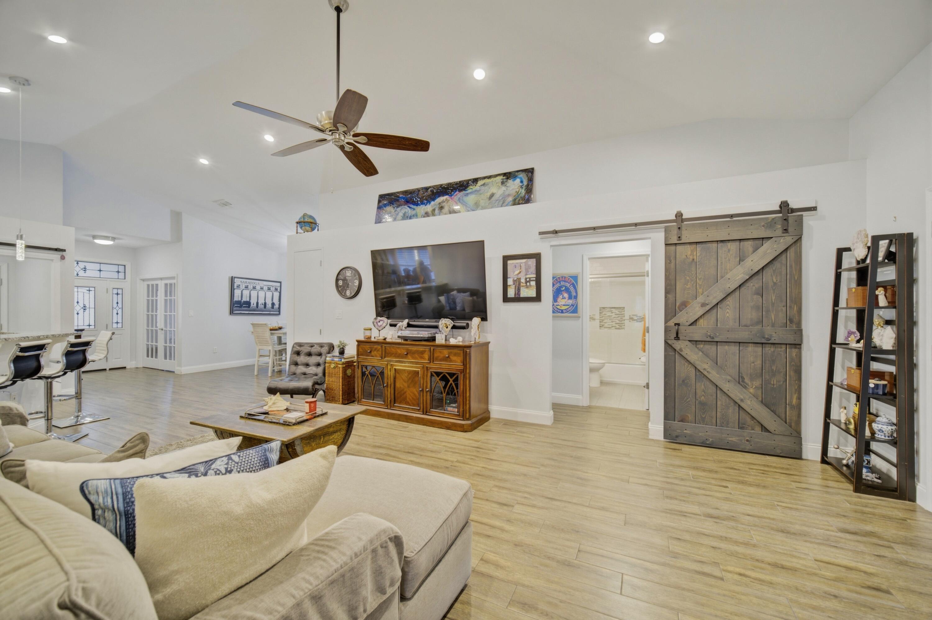 PARADISE RETREAT - Residential