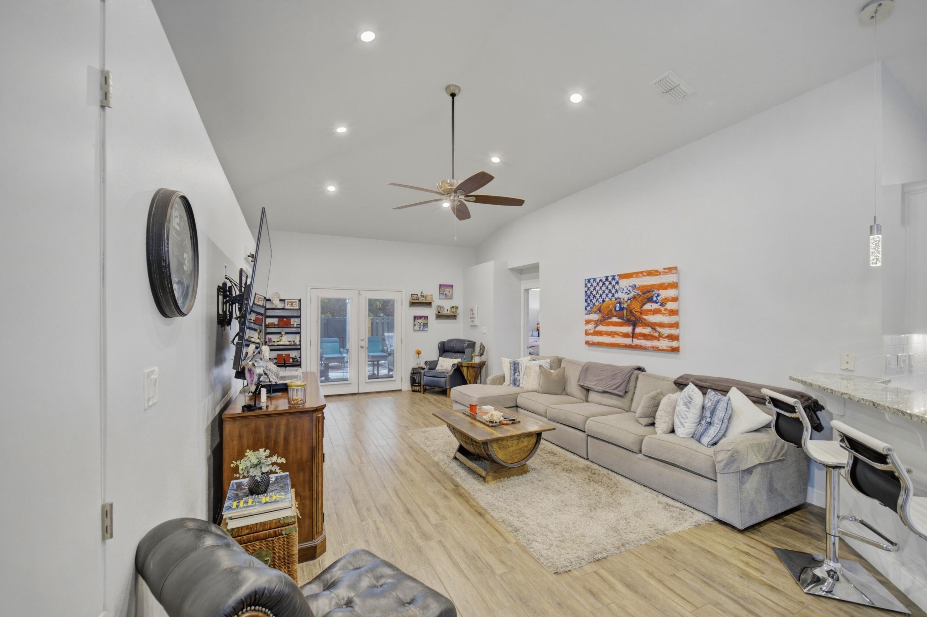 PARADISE RETREAT - Residential