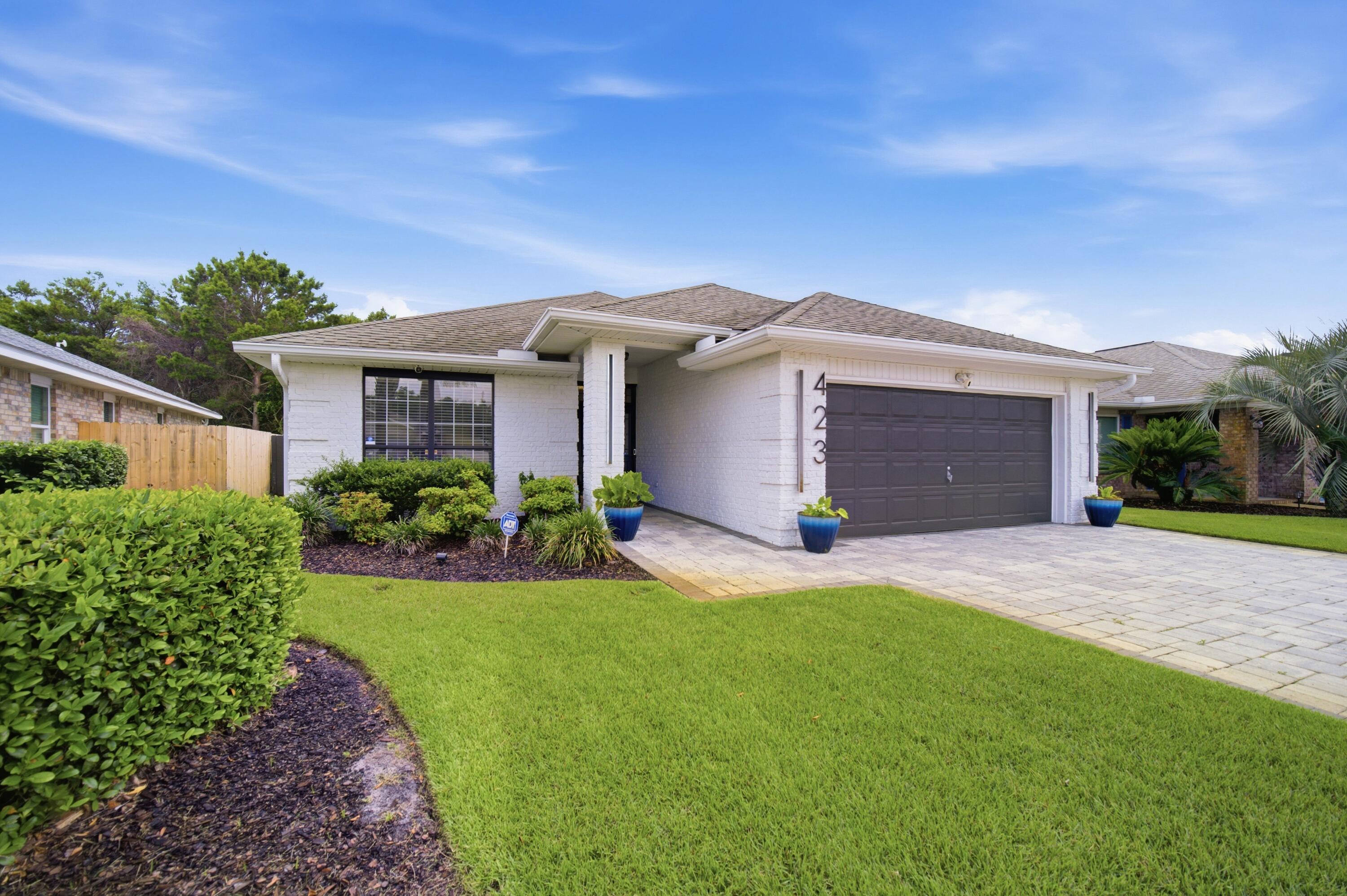 PARADISE RETREAT - Residential