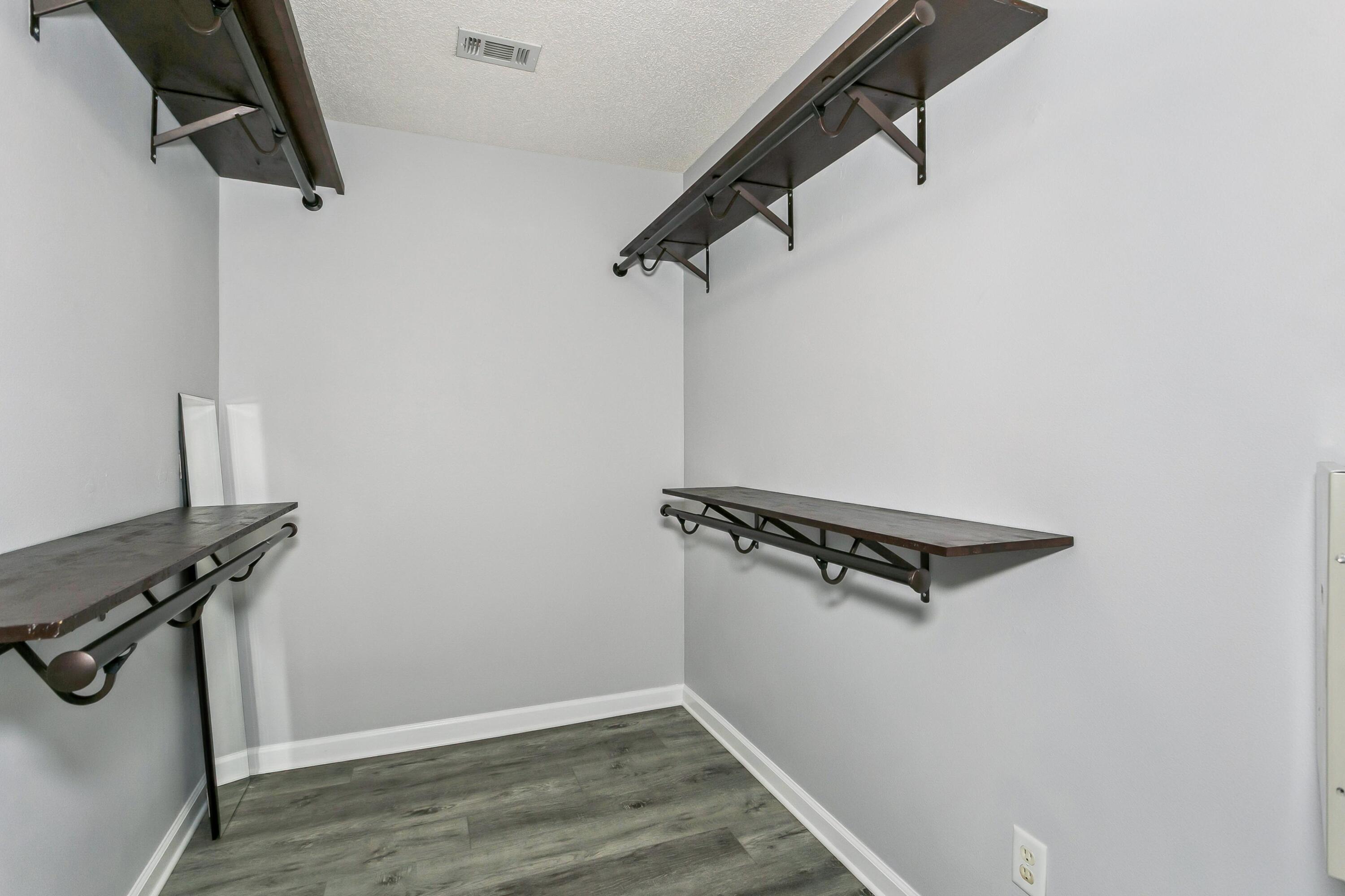 LAKEVIEW - Residential
